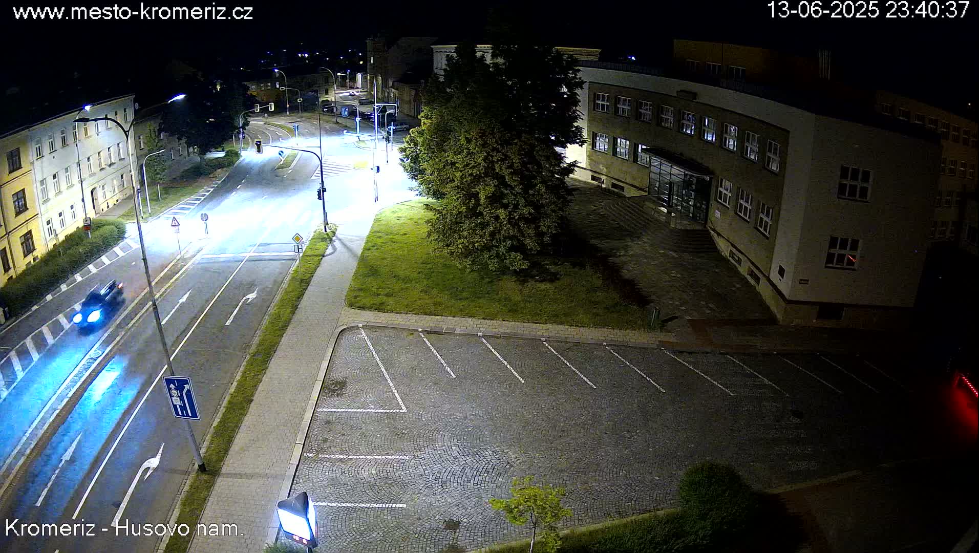 Kroměříž, Husovo & Kotojedska Náměstí  Square Intersection Live Cam - Kromeriz, Zlin, Czechia