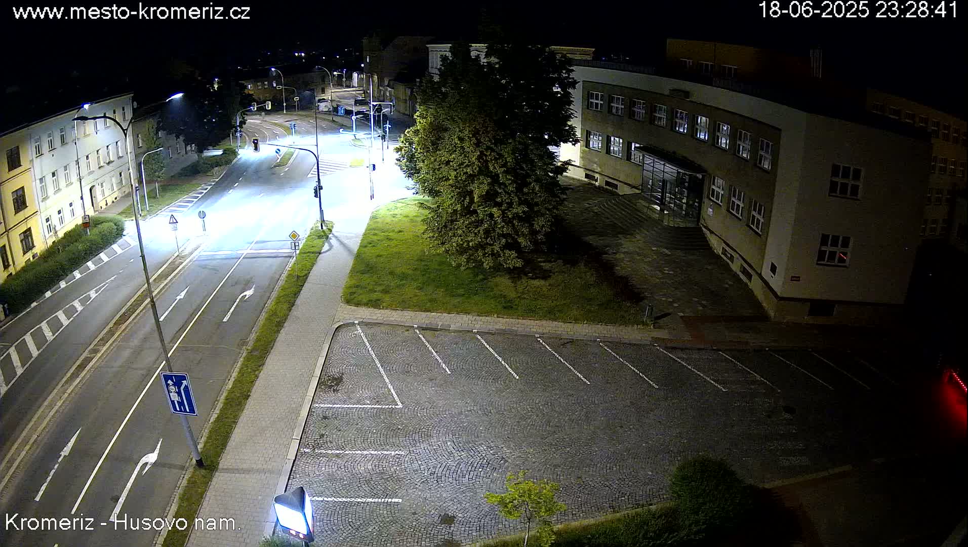 Kroměříž, Husovo & Kotojedska Náměstí  Square Intersection Live Cam - Kromeriz, Zlin, Czechia