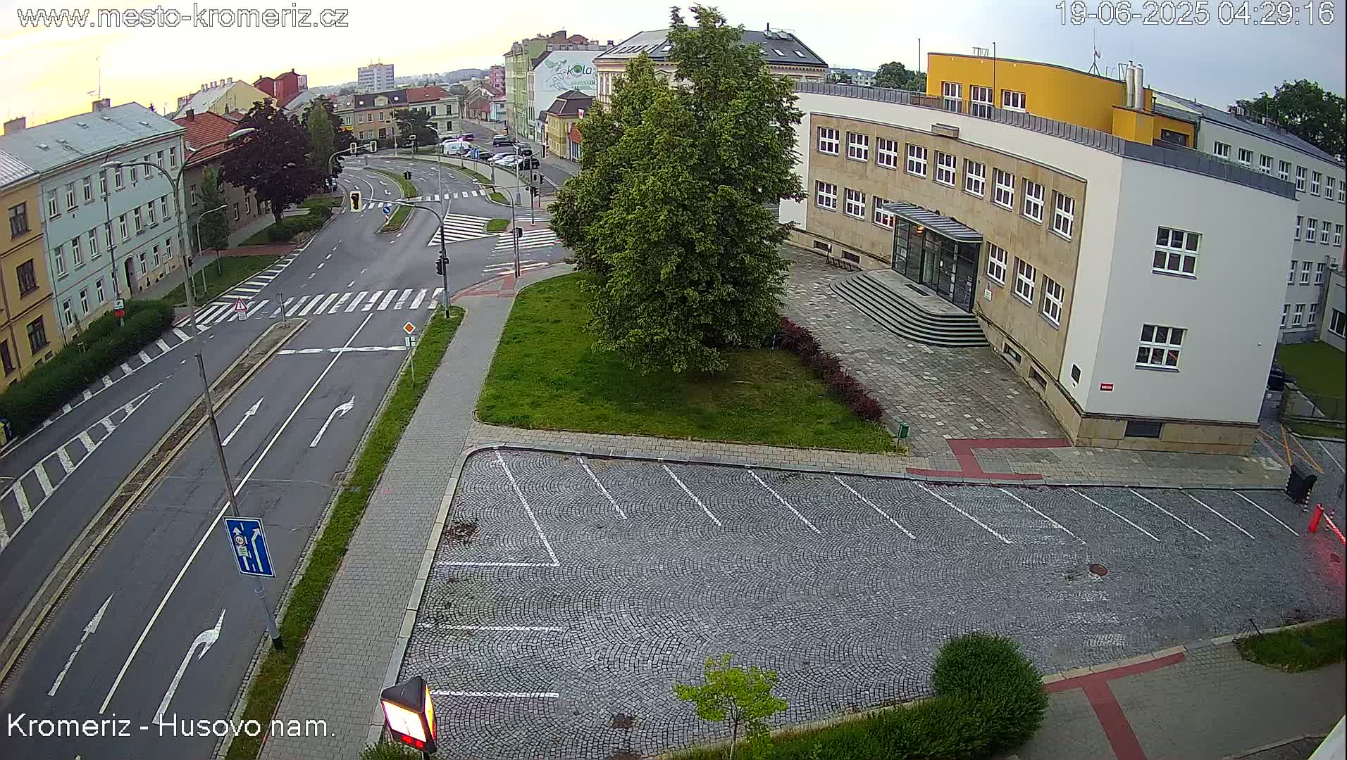 Kroměříž, Husovo & Kotojedska Náměstí  Square Intersection Live Cam - Kromeriz, Zlin, Czechia
