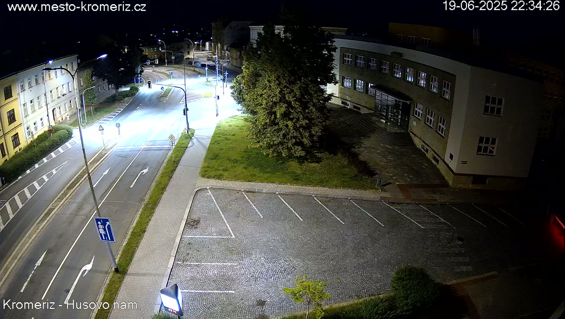 Kroměříž, Husovo & Kotojedska Náměstí  Square Intersection Live Cam - Kromeriz, Zlin, Czechia