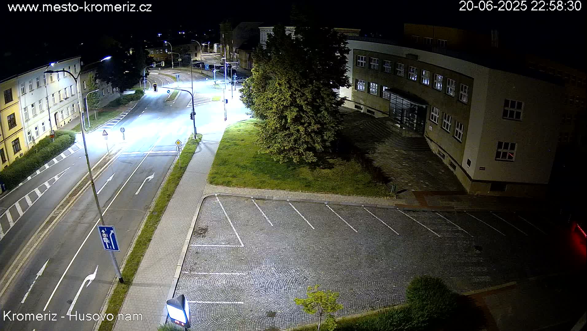Kroměříž, Husovo & Kotojedska Náměstí  Square Intersection Live Cam - Kromeriz, Zlin, Czechia