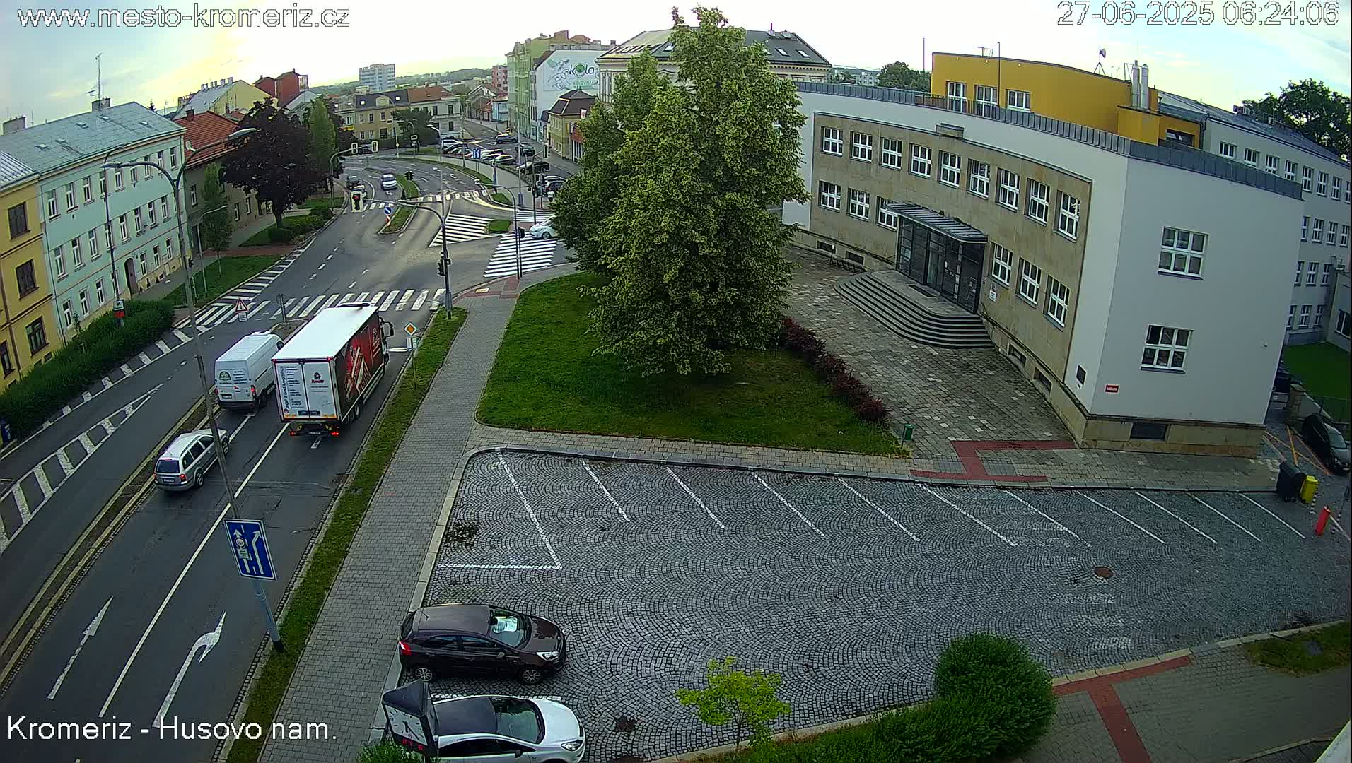 Kroměříž, Husovo & Kotojedska Náměstí  Square Intersection Live Cam - Kromeriz, Zlin, Czechia