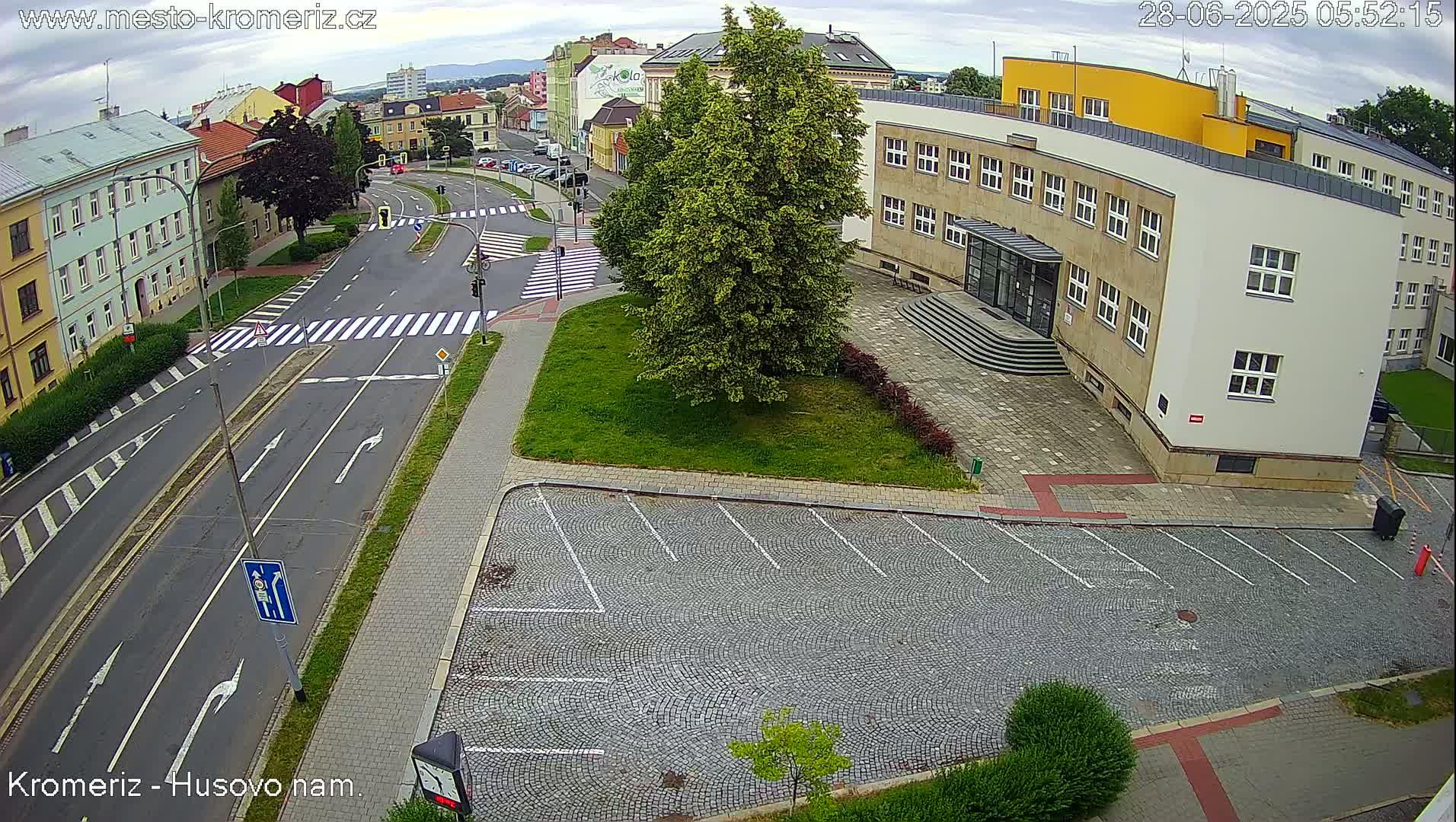 Kroměříž, Husovo & Kotojedska Náměstí  Square Intersection Live Cam - Kromeriz, Zlin, Czechia