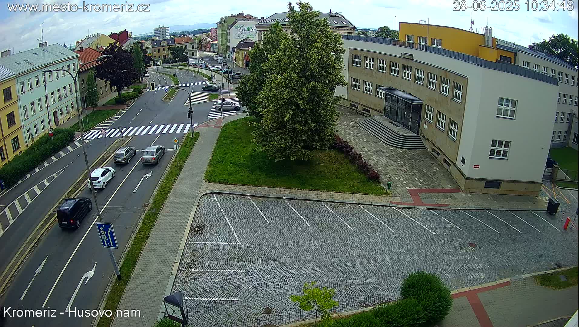 Kroměříž, Husovo & Kotojedska Náměstí  Square Intersection Live Cam - Kromeriz, Zlin, Czechia