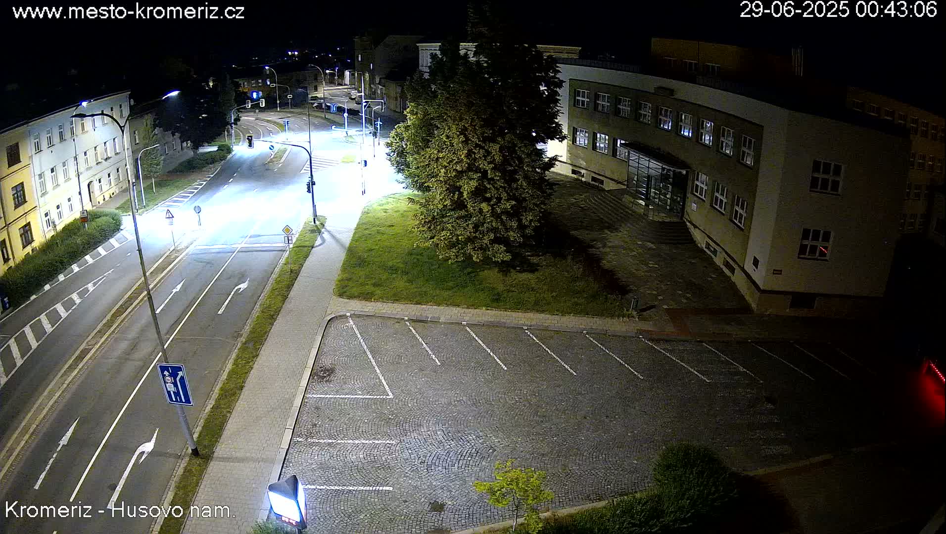 Kroměříž, Husovo & Kotojedska Náměstí  Square Intersection Live Cam - Kromeriz, Zlin, Czechia