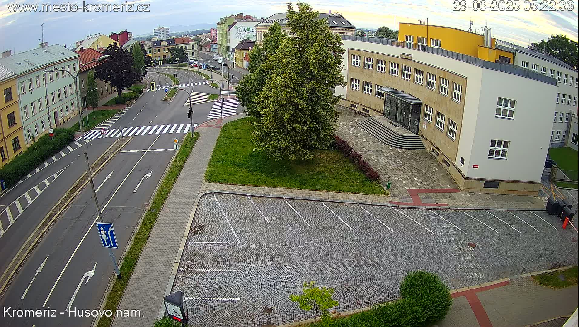 Kroměříž, Husovo & Kotojedska Náměstí  Square Intersection Live Cam - Kromeriz, Zlin, Czechia