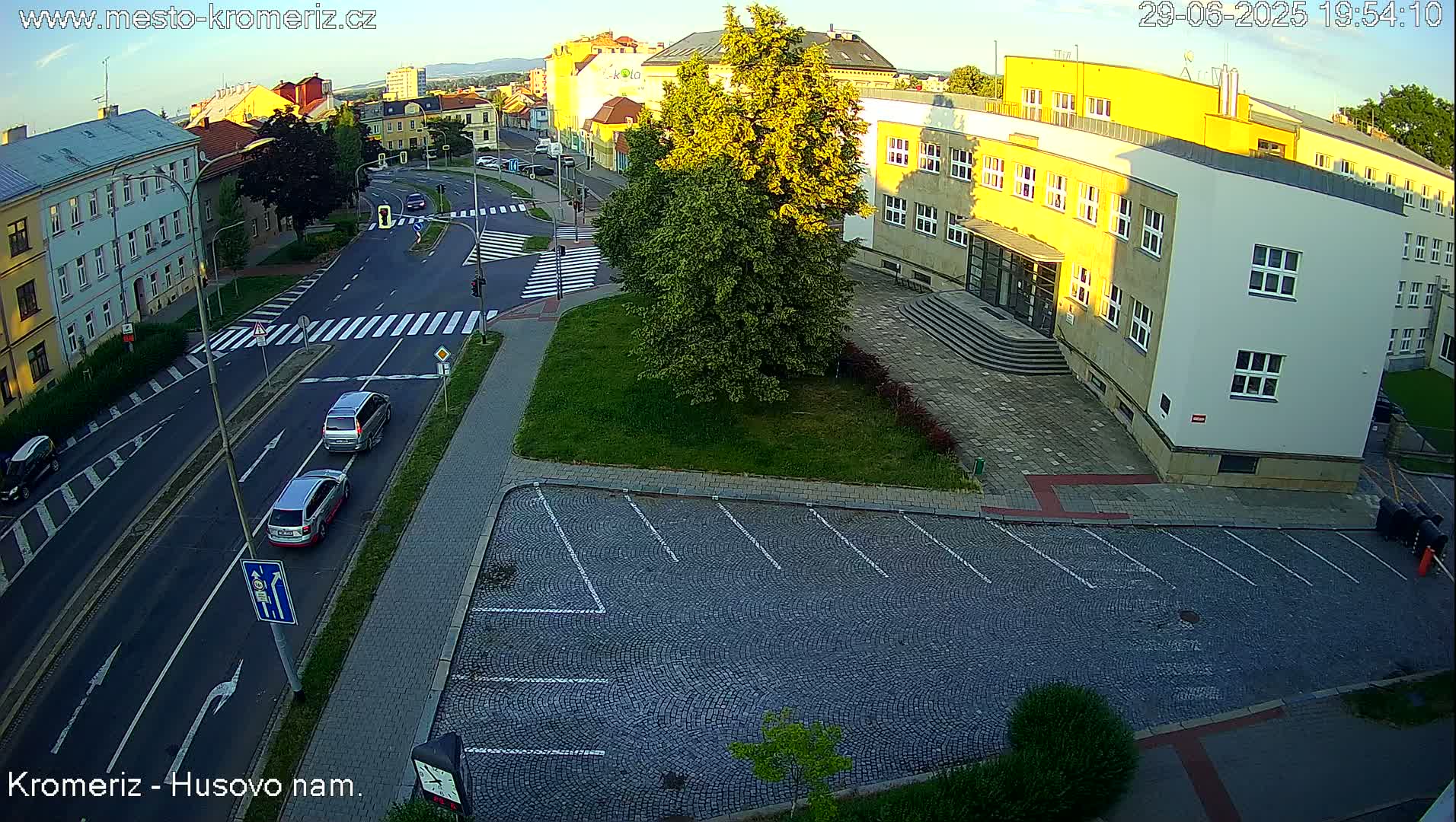 Kroměříž, Husovo & Kotojedska Náměstí  Square Intersection Live Cam - Kromeriz, Zlin, Czechia