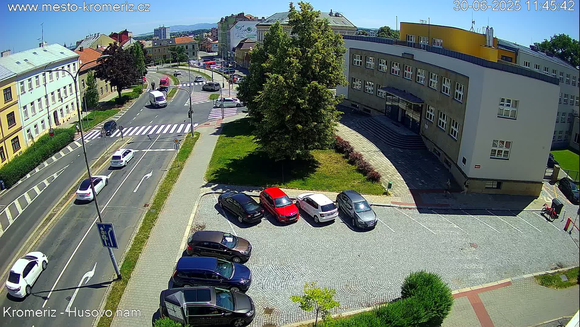 Kroměříž, Husovo & Kotojedska Náměstí  Square Intersection Live Cam - Kromeriz, Zlin, Czechia