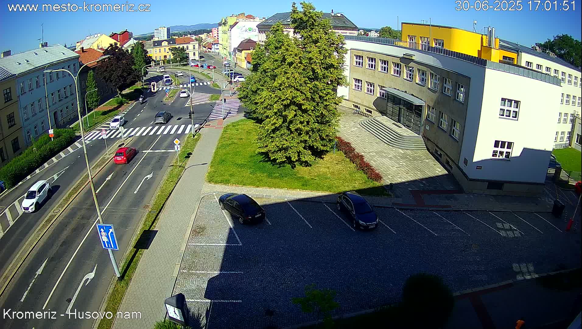 Kroměříž, Husovo & Kotojedska Náměstí  Square Intersection Live Cam - Kromeriz, Zlin, Czechia