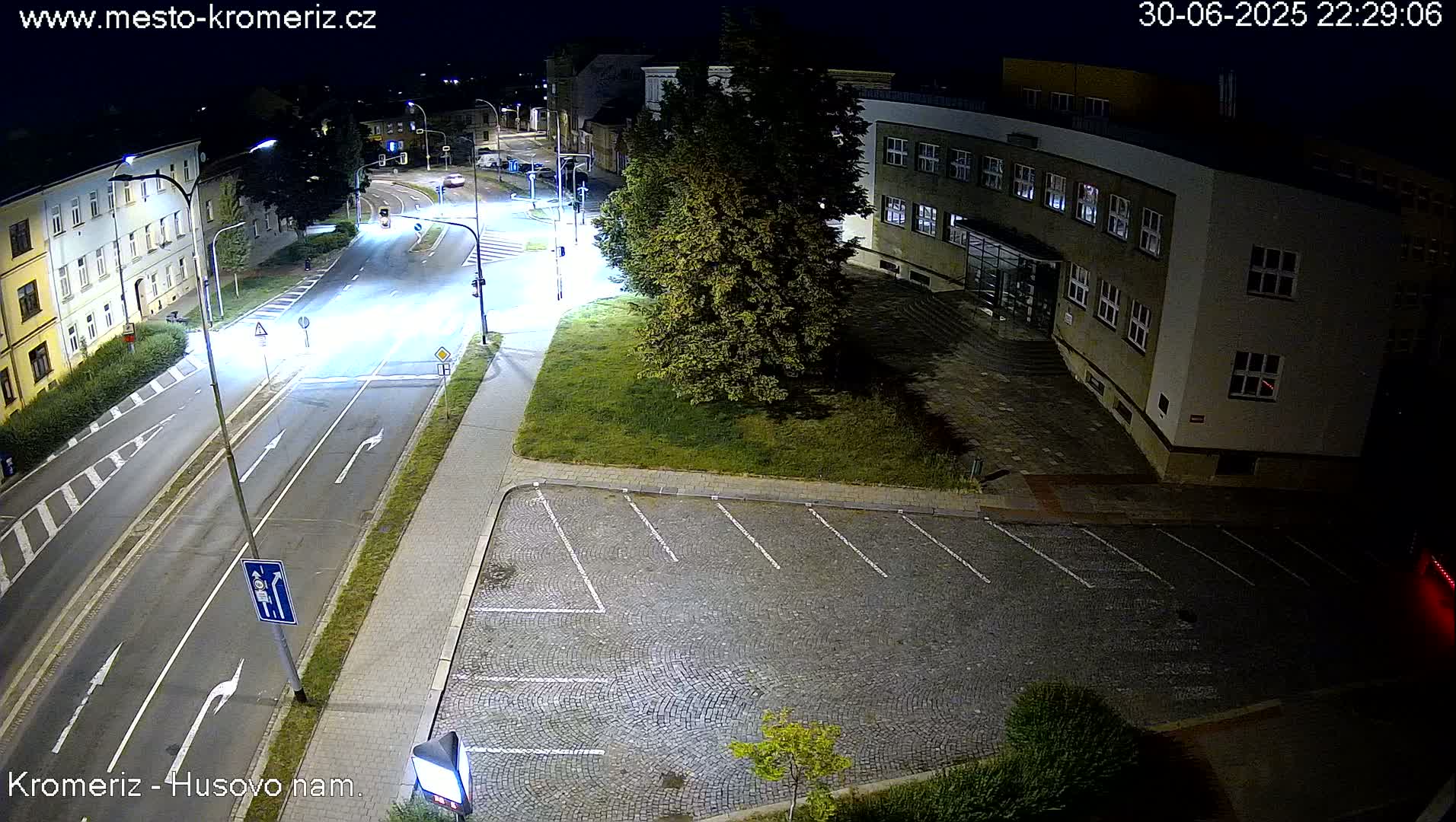 Kroměříž, Husovo & Kotojedska Náměstí  Square Intersection Live Cam - Kromeriz, Zlin, Czechia