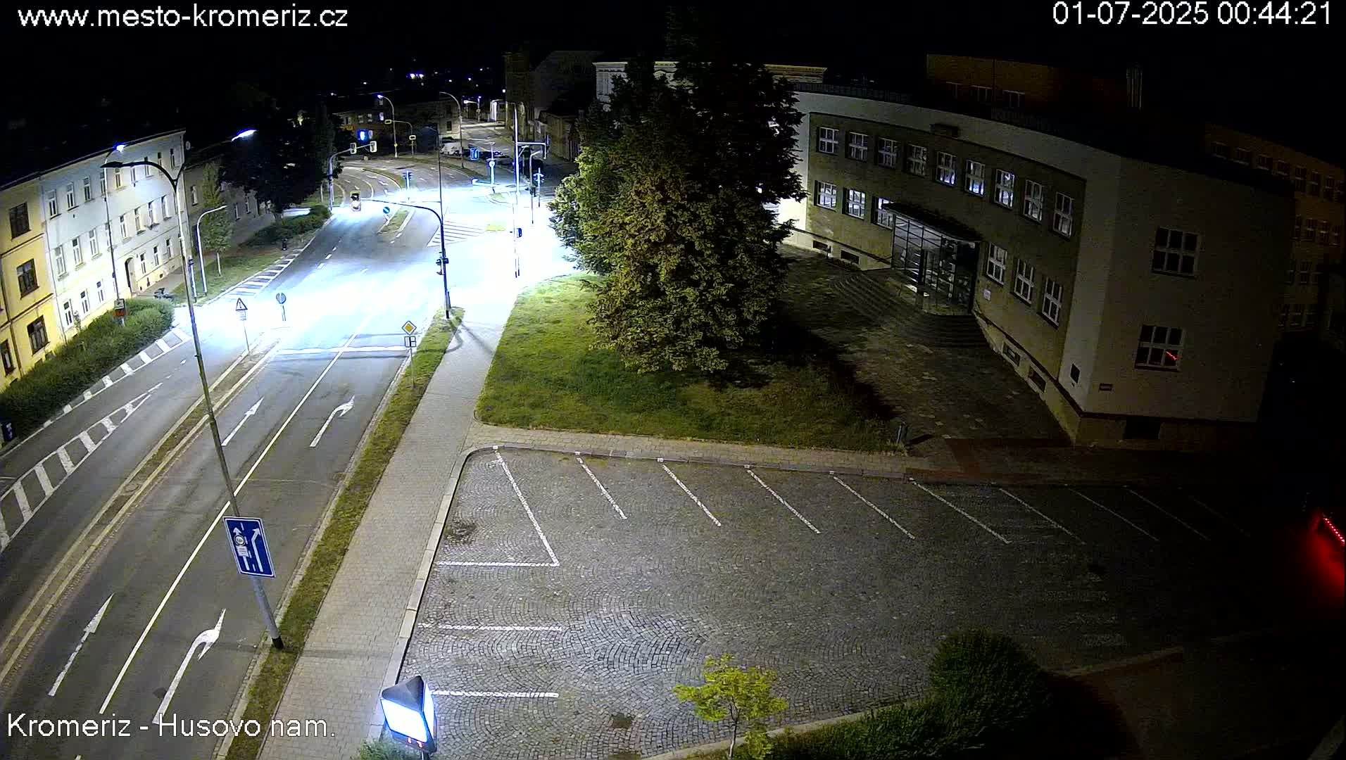 Kroměříž, Husovo & Kotojedska Náměstí  Square Intersection Live Cam - Kromeriz, Zlin, Czechia