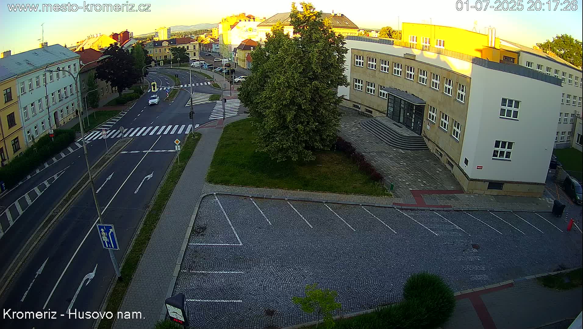 Kroměříž, Husovo & Kotojedska Náměstí  Square Intersection Live Cam - Kromeriz, Zlin, Czechia