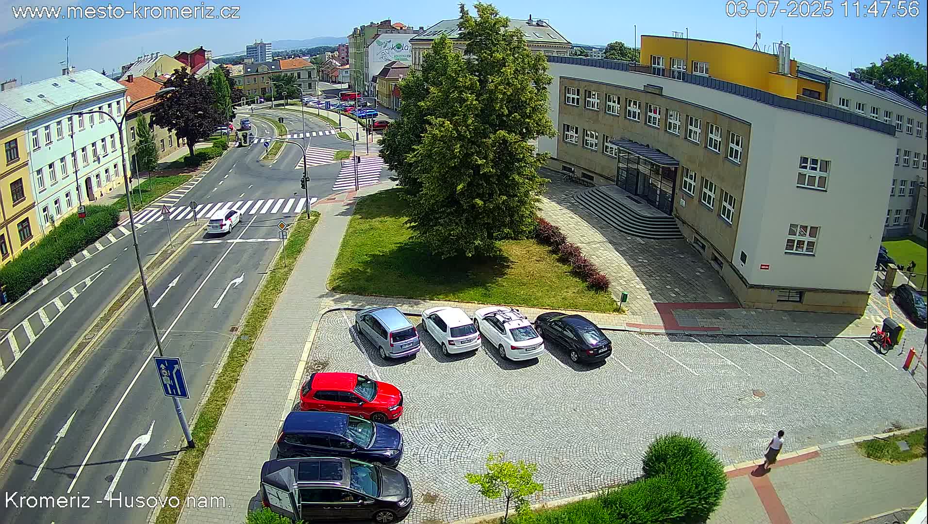 Kroměříž, Husovo & Kotojedska Náměstí  Square Intersection Live Cam - Kromeriz, Zlin, Czechia