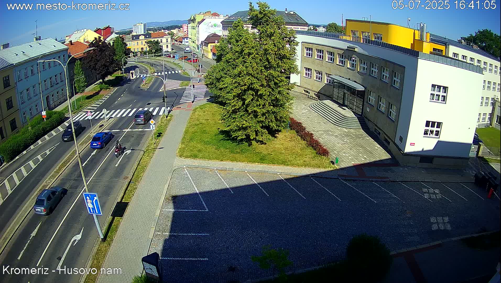 Kroměříž, Husovo & Kotojedska Náměstí  Square Intersection Live Cam - Kromeriz, Zlin, Czechia