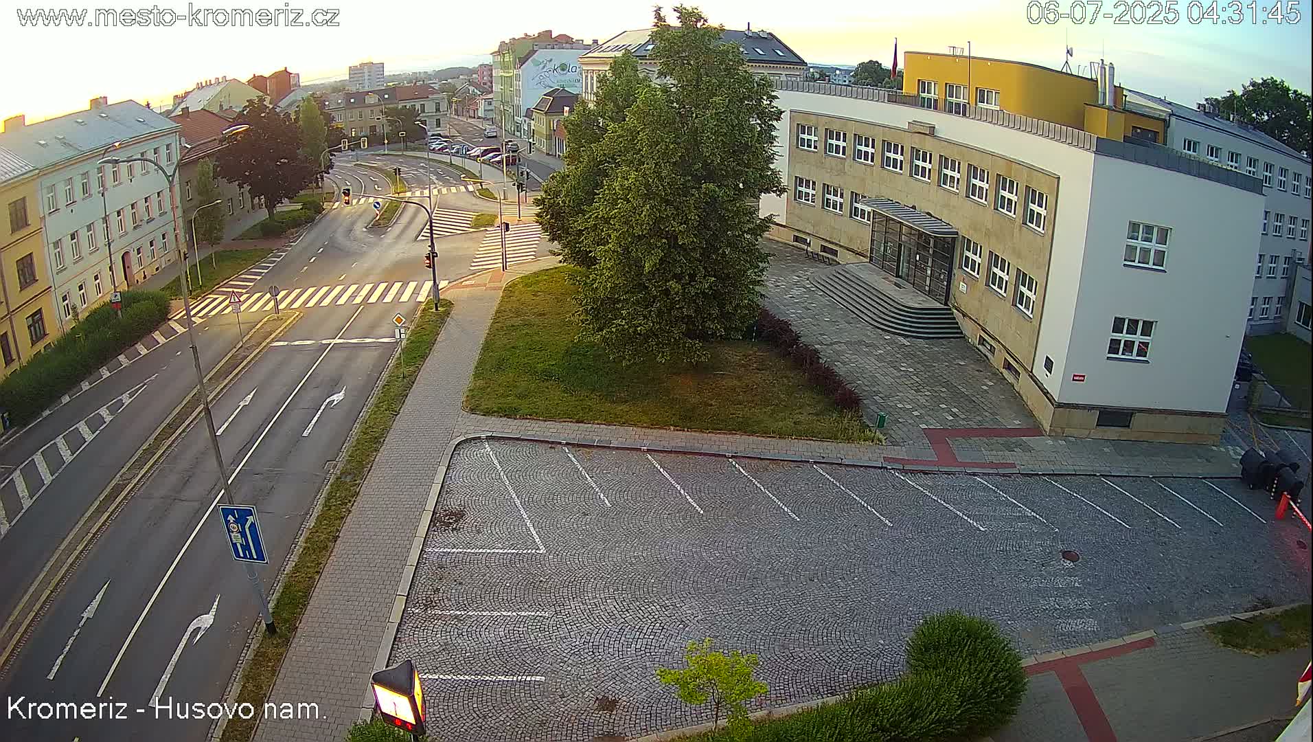 Kroměříž, Husovo & Kotojedska Náměstí  Square Intersection Live Cam - Kromeriz, Zlin, Czechia