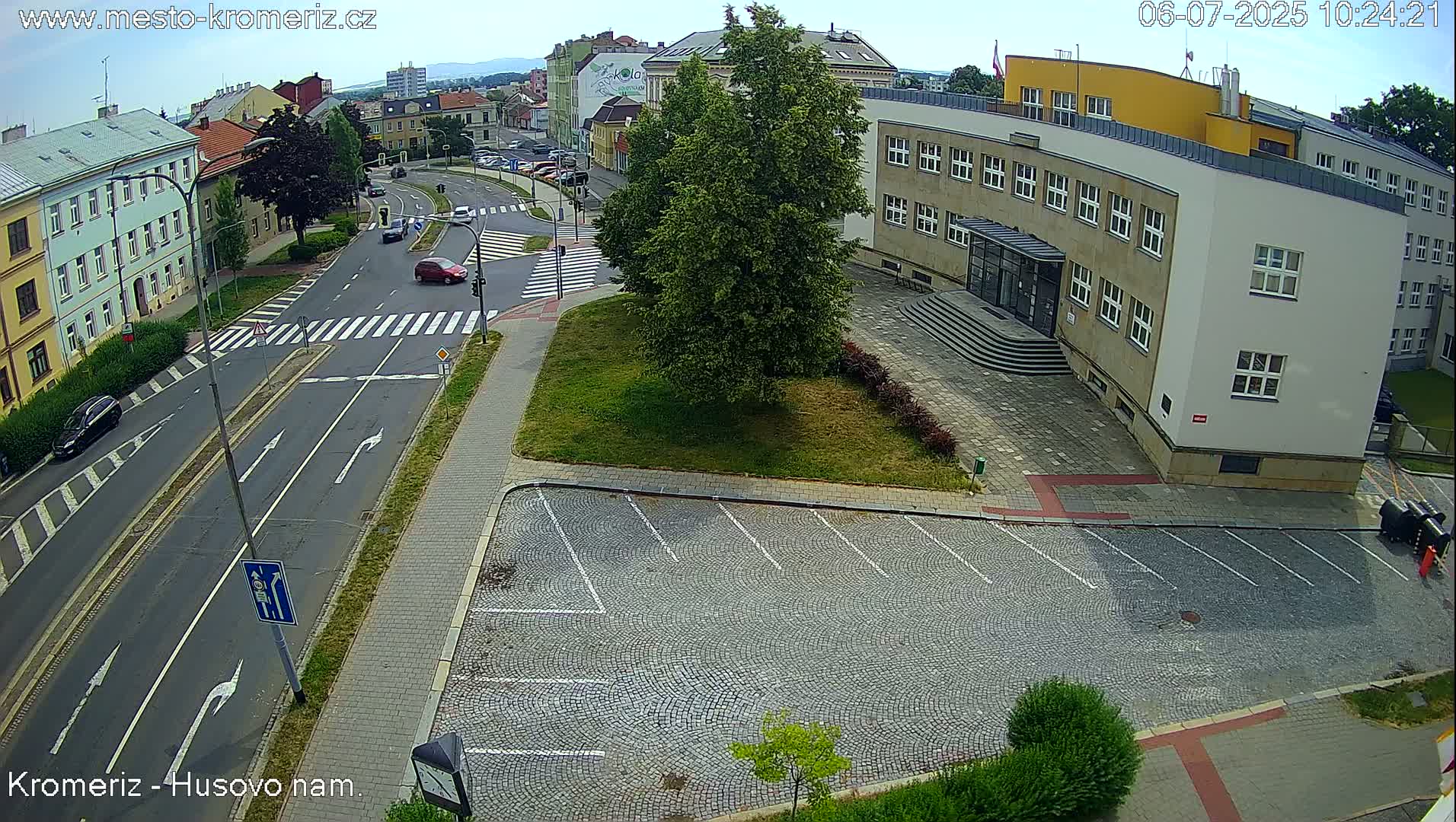 Kroměříž, Husovo & Kotojedska Náměstí  Square Intersection Live Cam - Kromeriz, Zlin, Czechia
