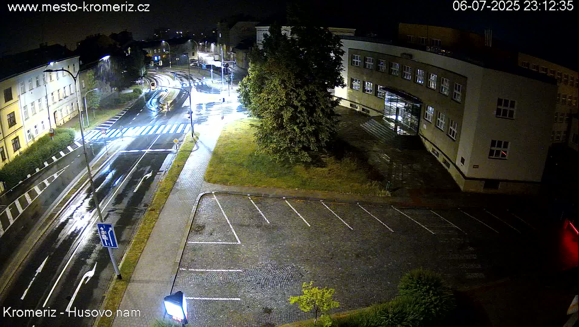 Kroměříž, Husovo & Kotojedska Náměstí  Square Intersection Live Cam - Kromeriz, Zlin, Czechia