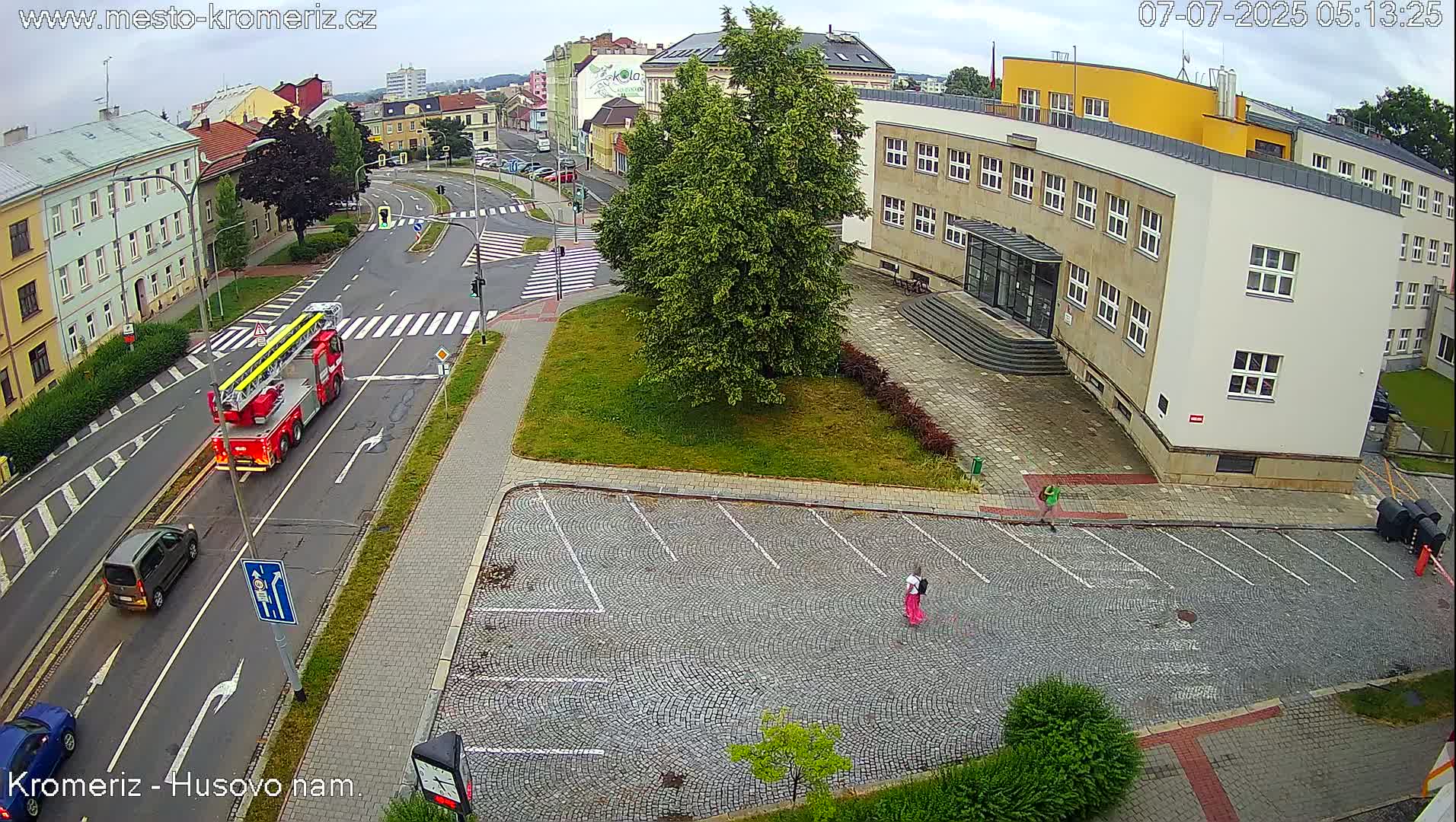 Kroměříž, Husovo & Kotojedska Náměstí  Square Intersection Live Cam - Kromeriz, Zlin, Czechia