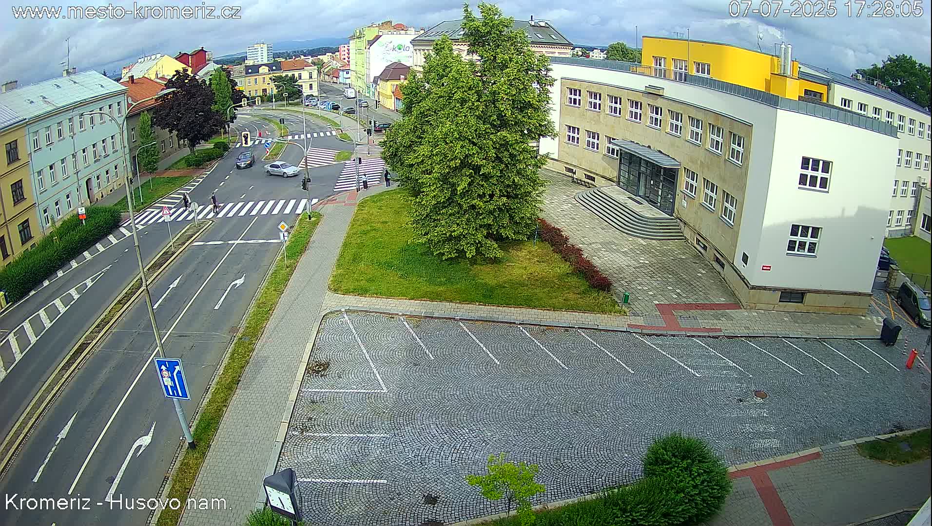 Kroměříž, Husovo & Kotojedska Náměstí  Square Intersection Live Cam - Kromeriz, Zlin, Czechia