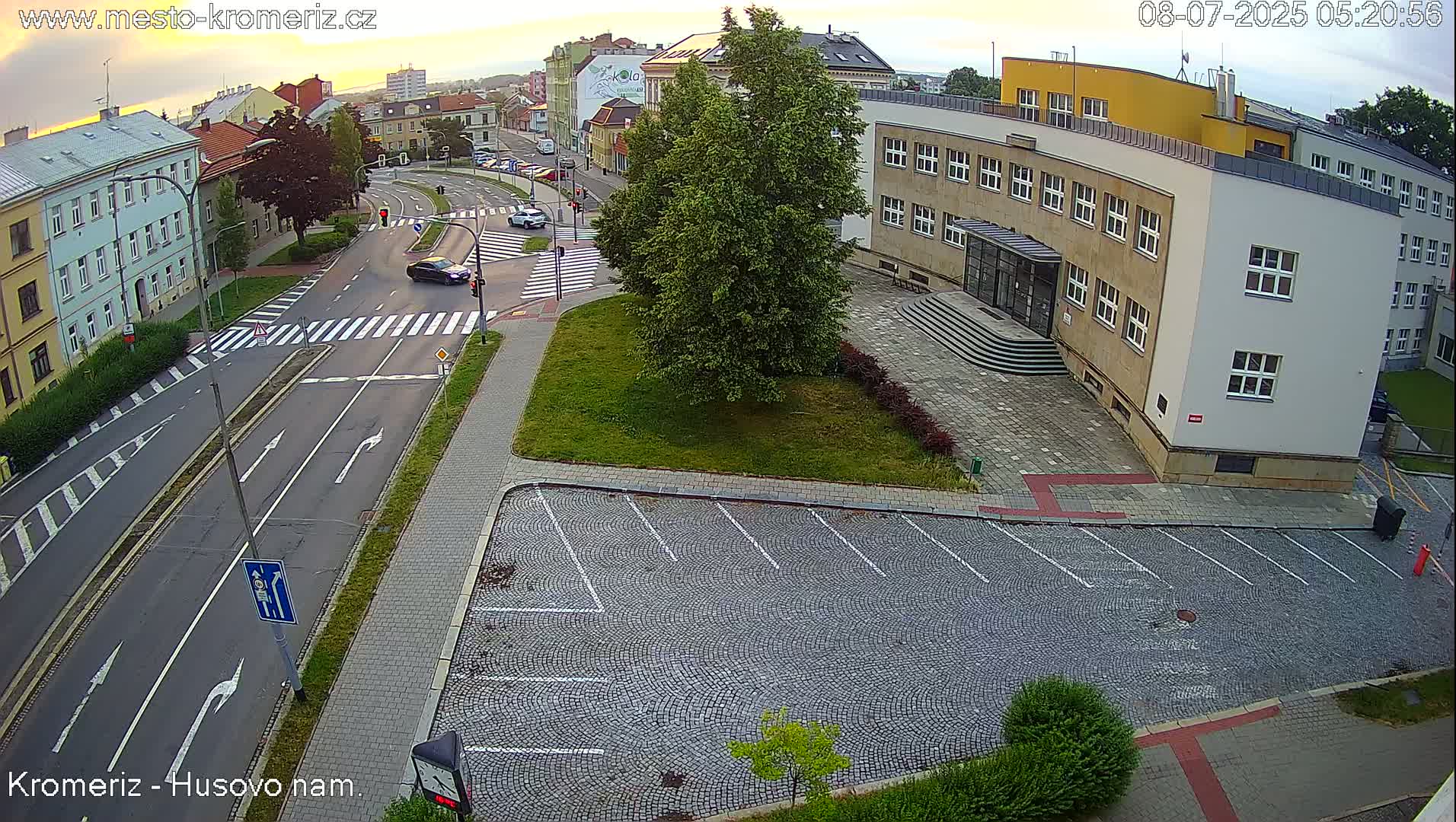 Kroměříž, Husovo & Kotojedska Náměstí  Square Intersection Live Cam - Kromeriz, Zlin, Czechia