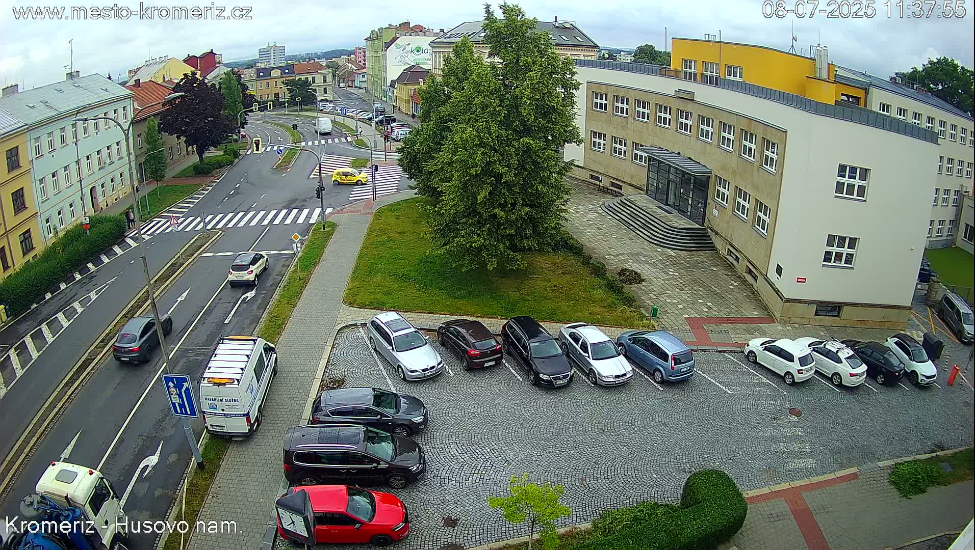 Kroměříž, Husovo & Kotojedska Náměstí  Square Intersection Live Cam - Kromeriz, Zlin, Czechia