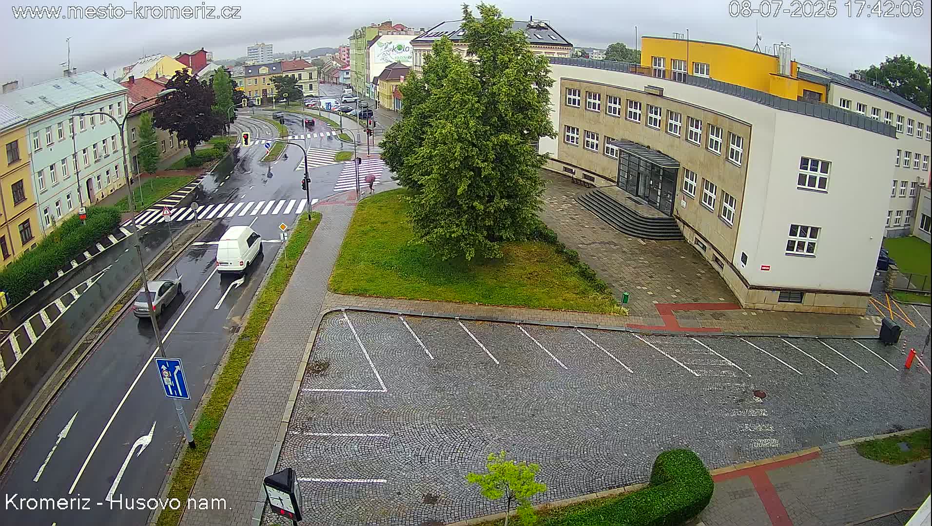 Kroměříž, Husovo & Kotojedska Náměstí  Square Intersection Live Cam - Kromeriz, Zlin, Czechia