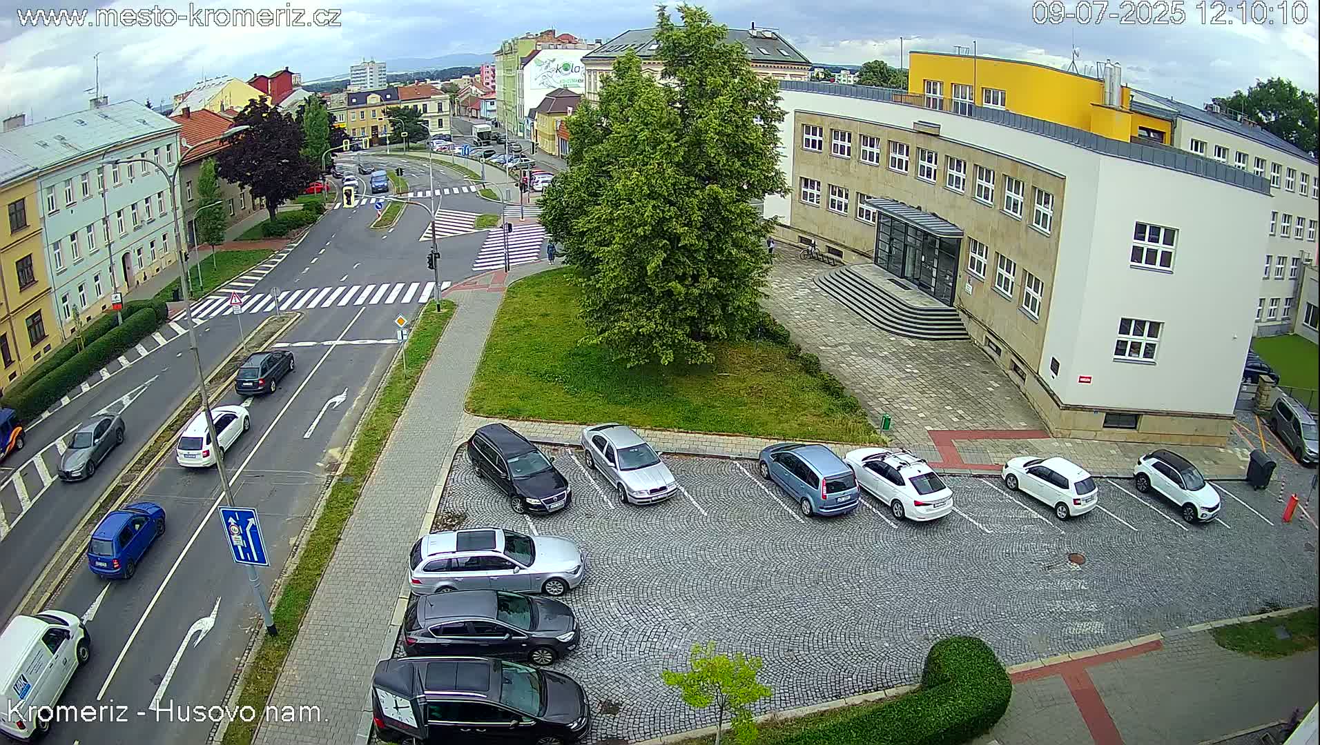 Kroměříž, Husovo & Kotojedska Náměstí  Square Intersection Live Cam - Kromeriz, Zlin, Czechia