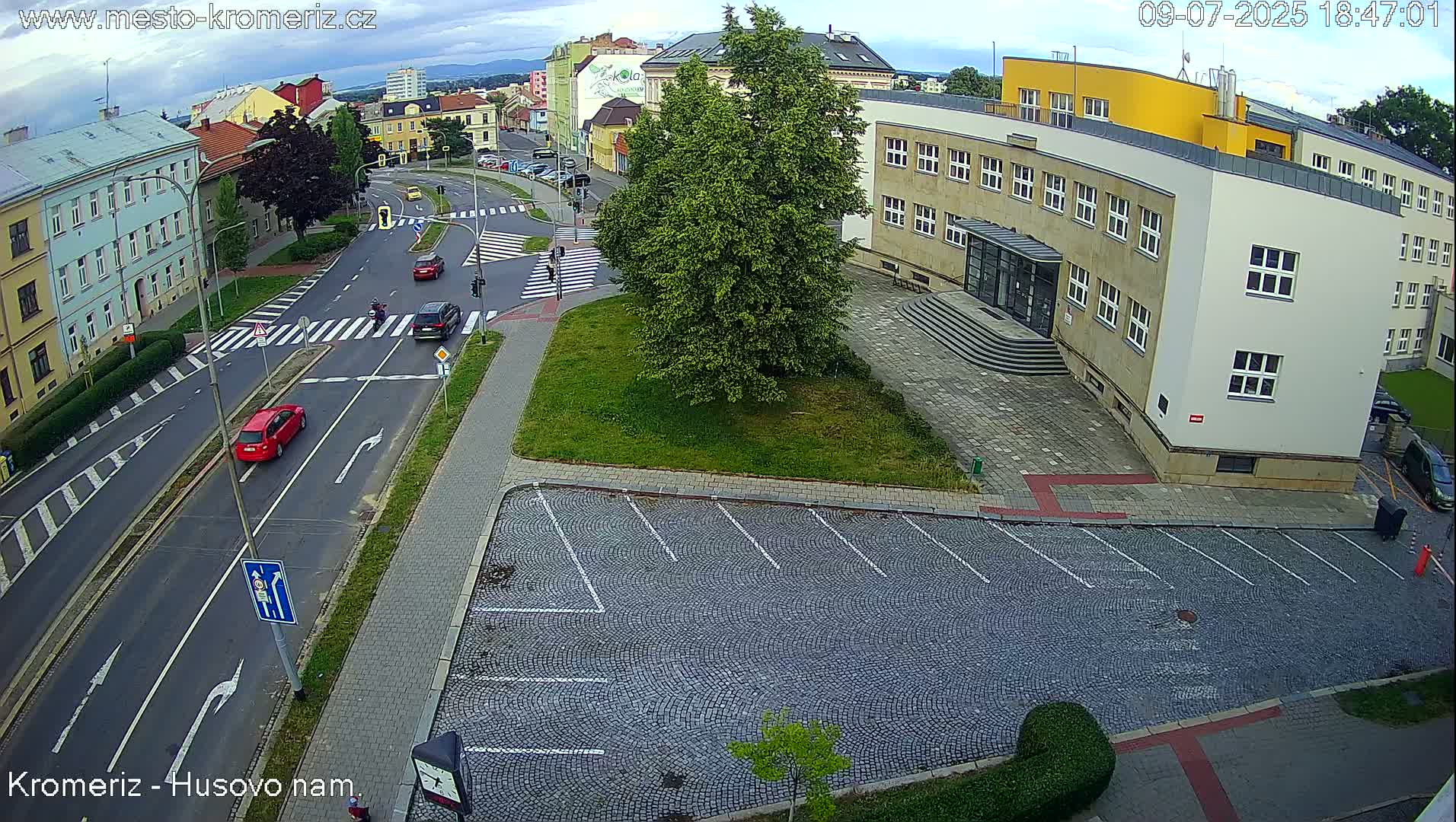 Kroměříž, Husovo & Kotojedska Náměstí  Square Intersection Live Cam - Kromeriz, Zlin, Czechia