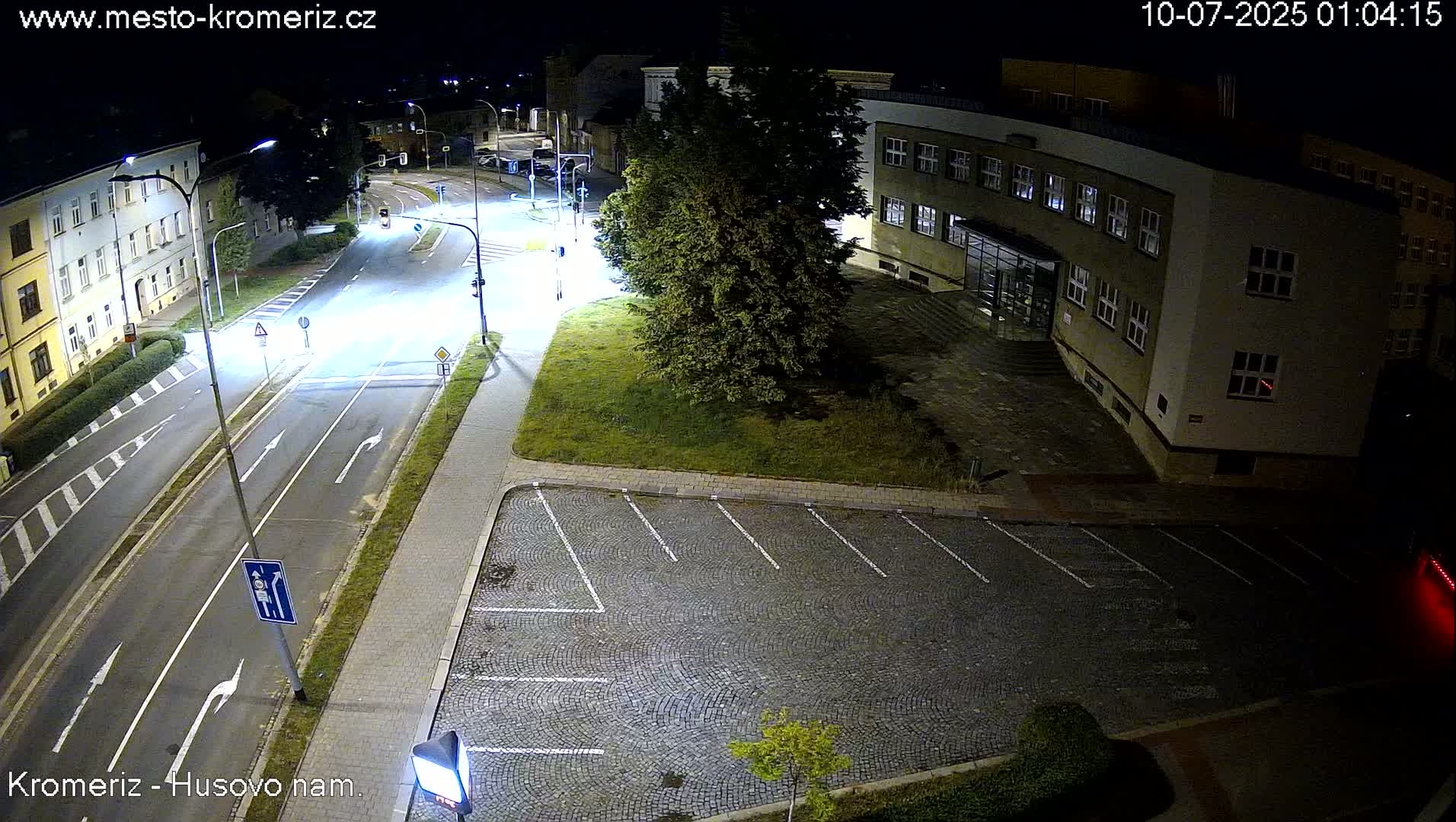 Kroměříž, Husovo & Kotojedska Náměstí  Square Intersection Live Cam - Kromeriz, Zlin, Czechia