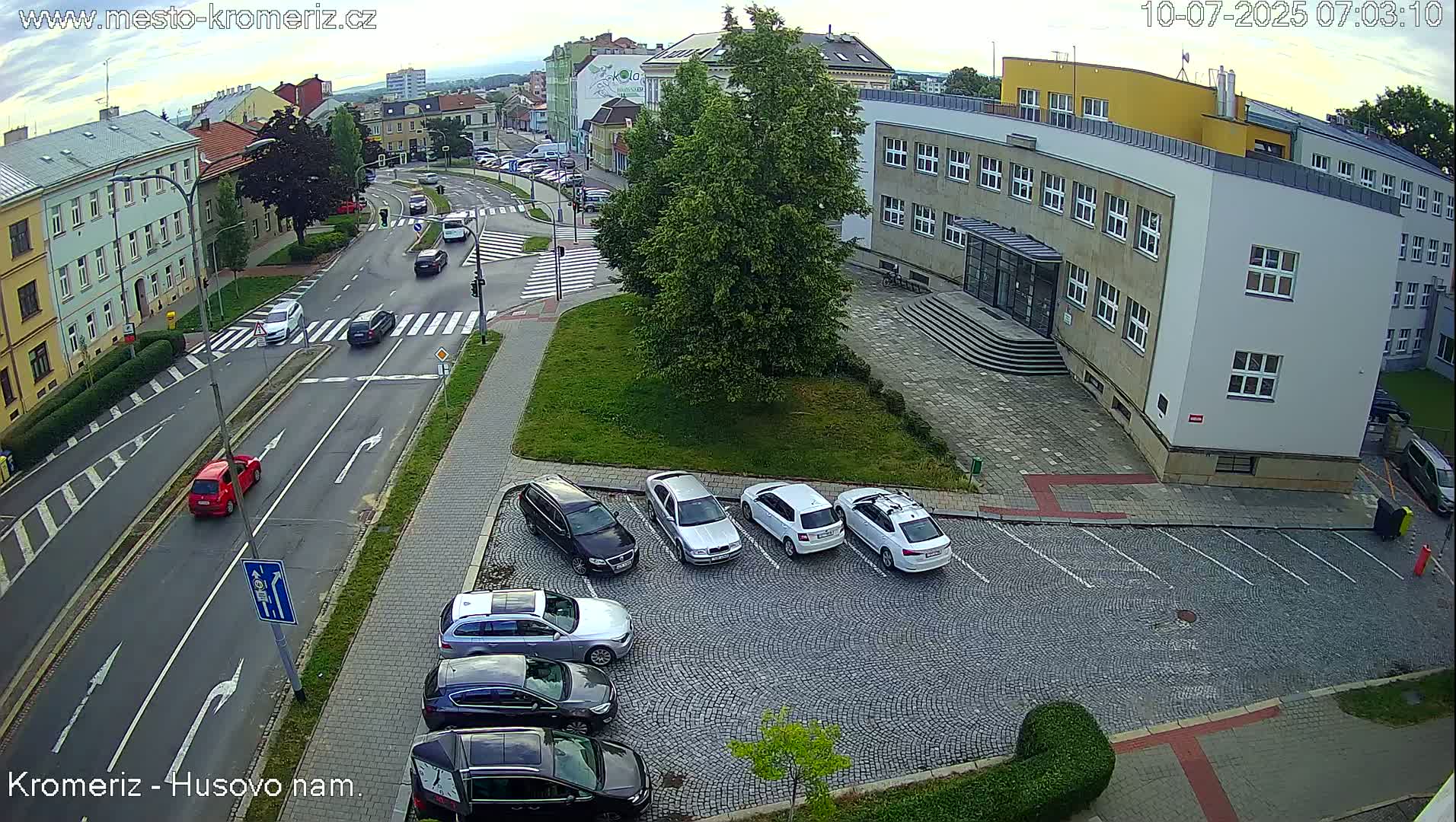 Kroměříž, Husovo & Kotojedska Náměstí  Square Intersection Live Cam - Kromeriz, Zlin, Czechia