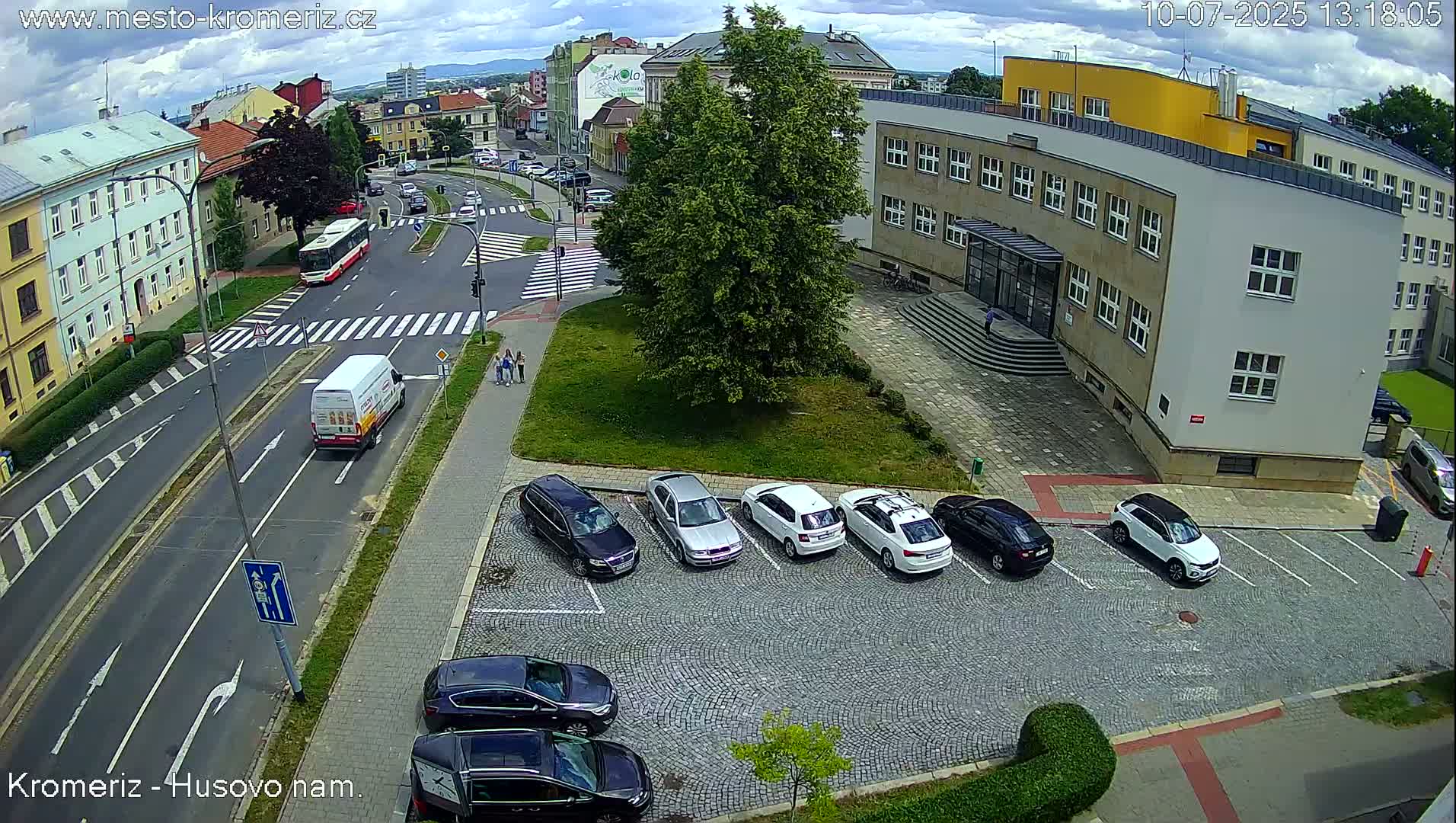 Kroměříž, Husovo & Kotojedska Náměstí  Square Intersection Live Cam - Kromeriz, Zlin, Czechia