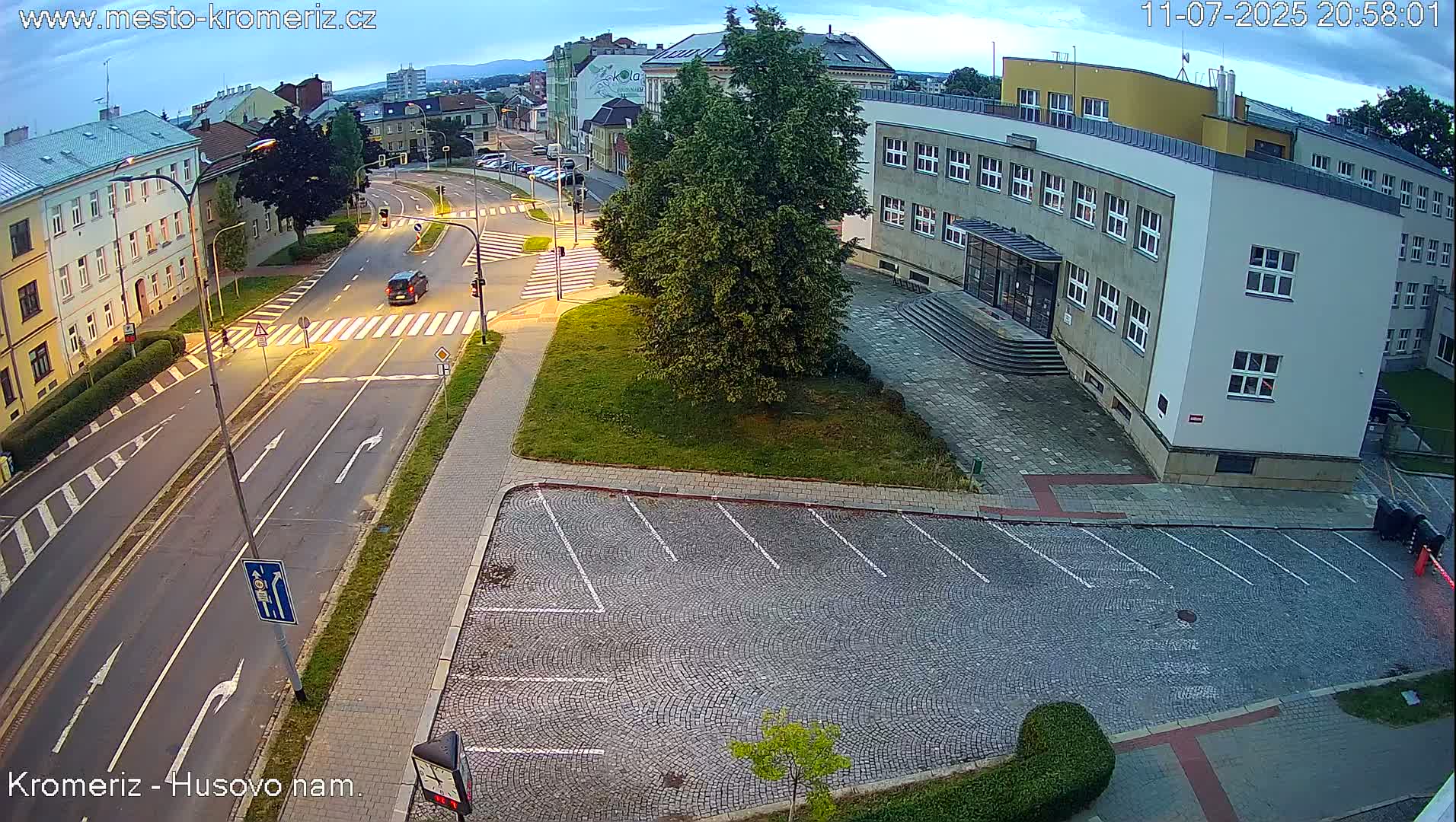 Kroměříž, Husovo & Kotojedska Náměstí  Square Intersection Live Cam - Kromeriz, Zlin, Czechia