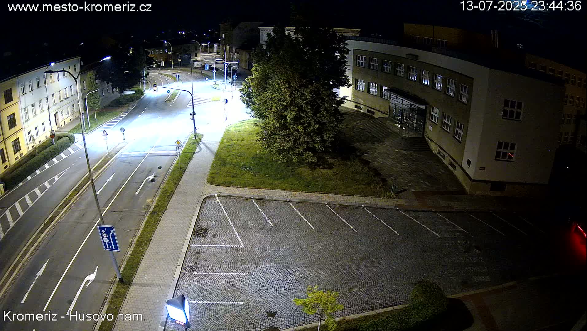 Kroměříž, Husovo & Kotojedska Náměstí  Square Intersection Live Cam - Kromeriz, Zlin, Czechia