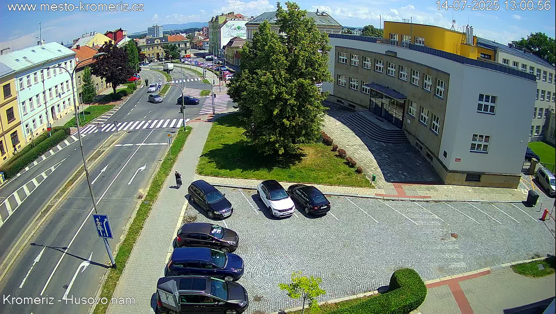 Kroměříž, Husovo & Kotojedska Náměstí  Square Intersection Live Cam - Kromeriz, Zlin, Czechia