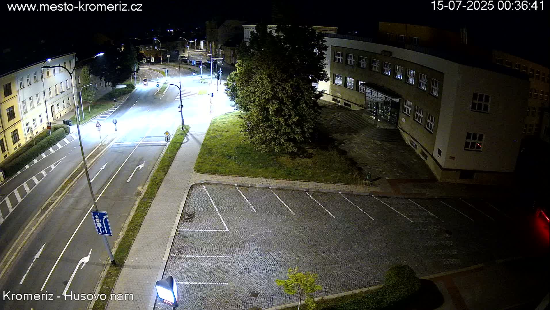Kroměříž, Husovo & Kotojedska Náměstí  Square Intersection Live Cam - Kromeriz, Zlin, Czechia