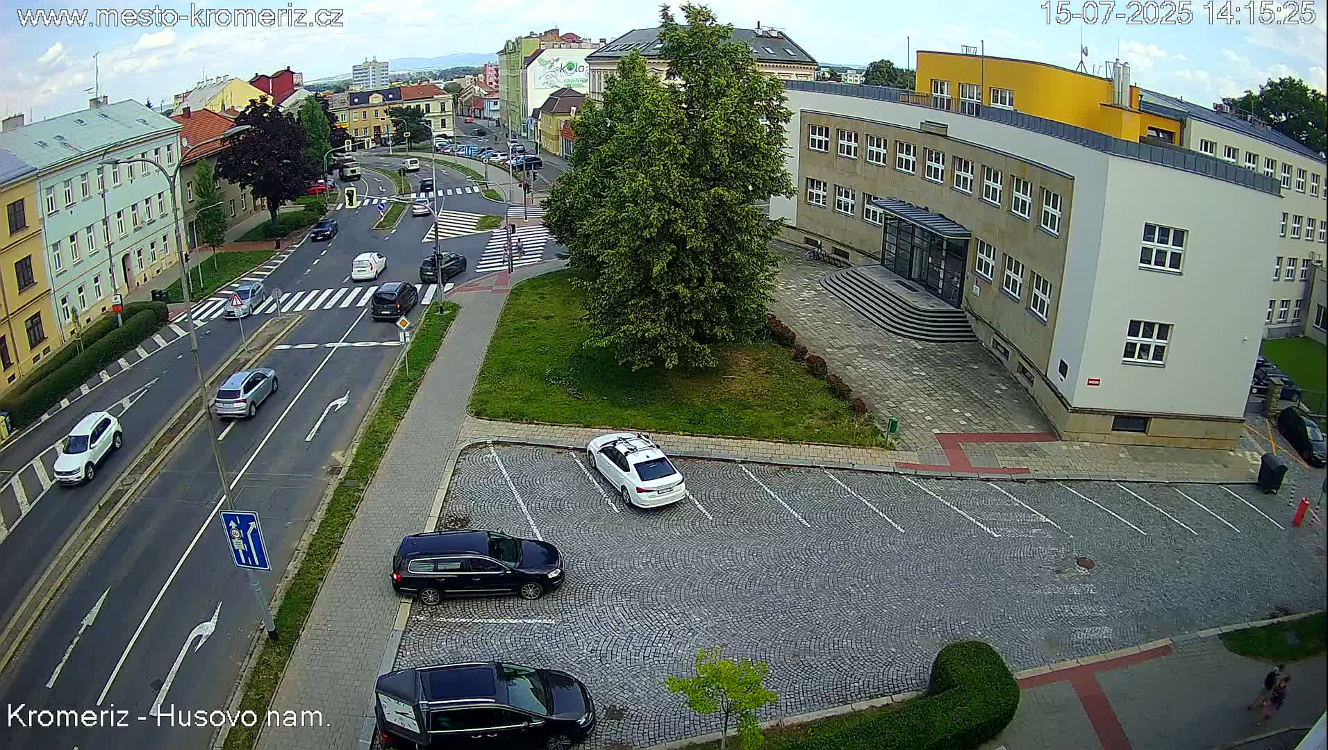 Kroměříž, Husovo & Kotojedska Náměstí  Square Intersection Live Cam - Kromeriz, Zlin, Czechia