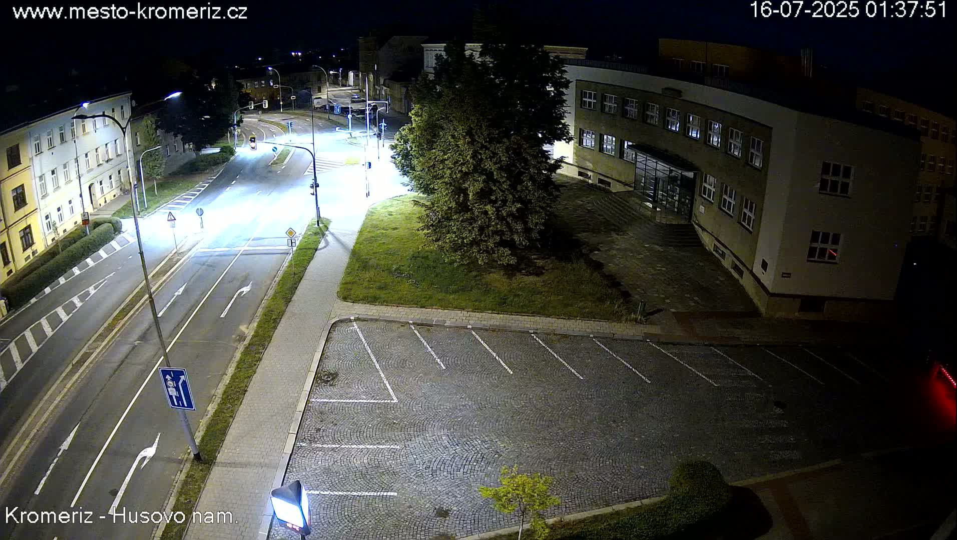 Kroměříž, Husovo & Kotojedska Náměstí  Square Intersection Live Cam - Kromeriz, Zlin, Czechia