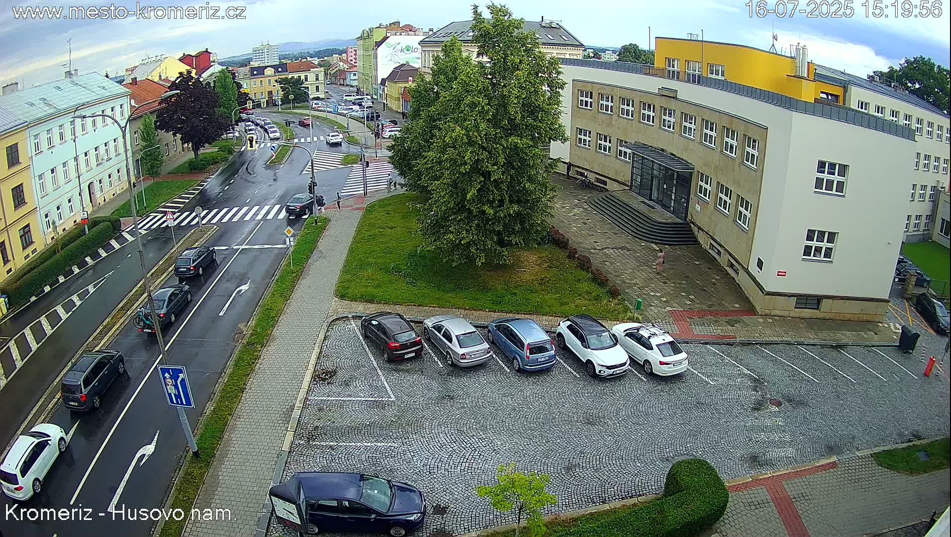 Kroměříž, Husovo & Kotojedska Náměstí  Square Intersection Live Cam - Kromeriz, Zlin, Czechia