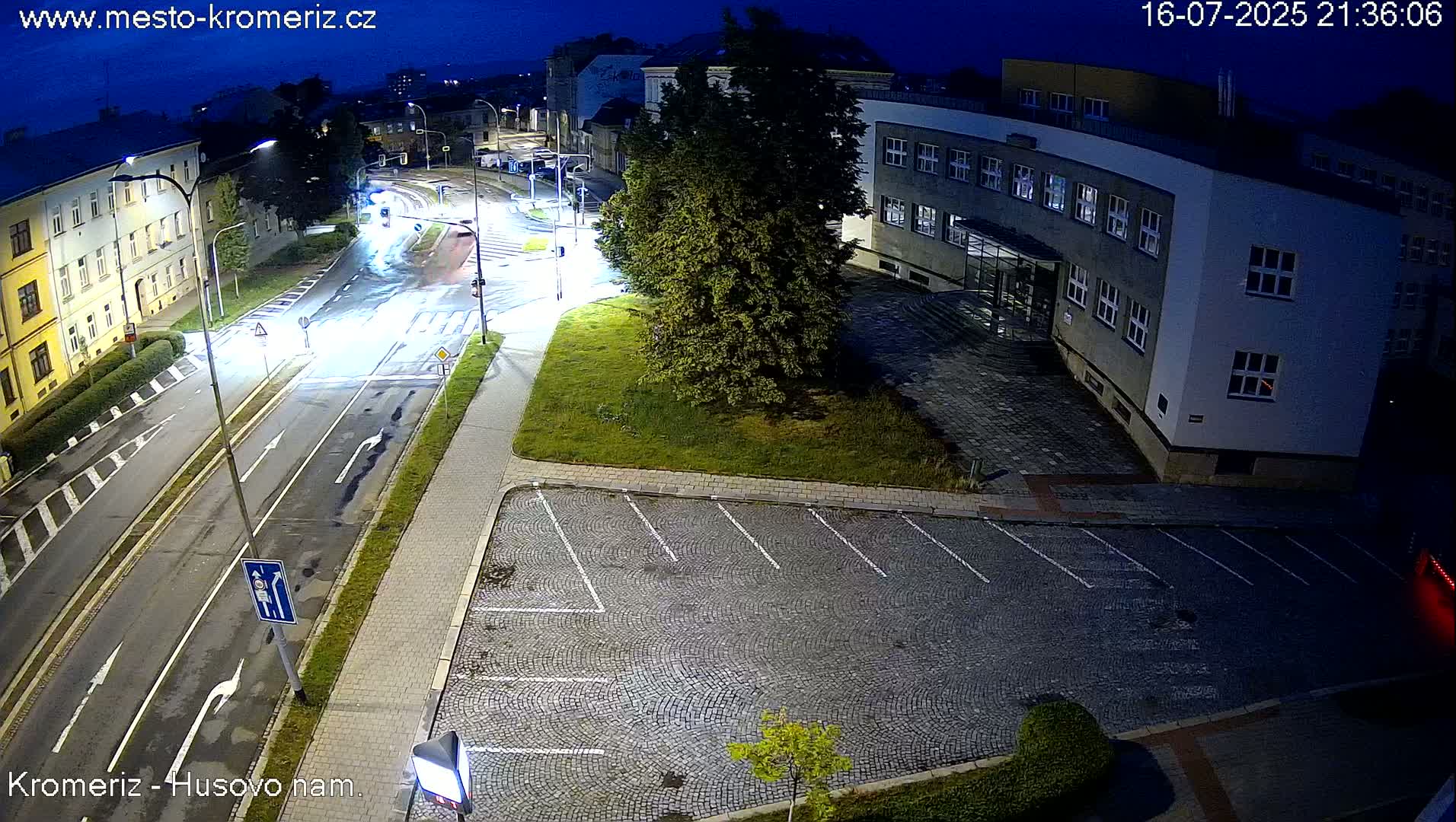 Kroměříž, Husovo & Kotojedska Náměstí  Square Intersection Live Cam - Kromeriz, Zlin, Czechia