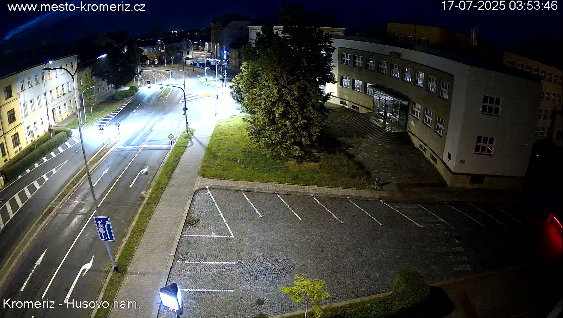 Kroměříž, Husovo & Kotojedska Náměstí  Square Intersection Live Cam - Kromeriz, Zlin, Czechia