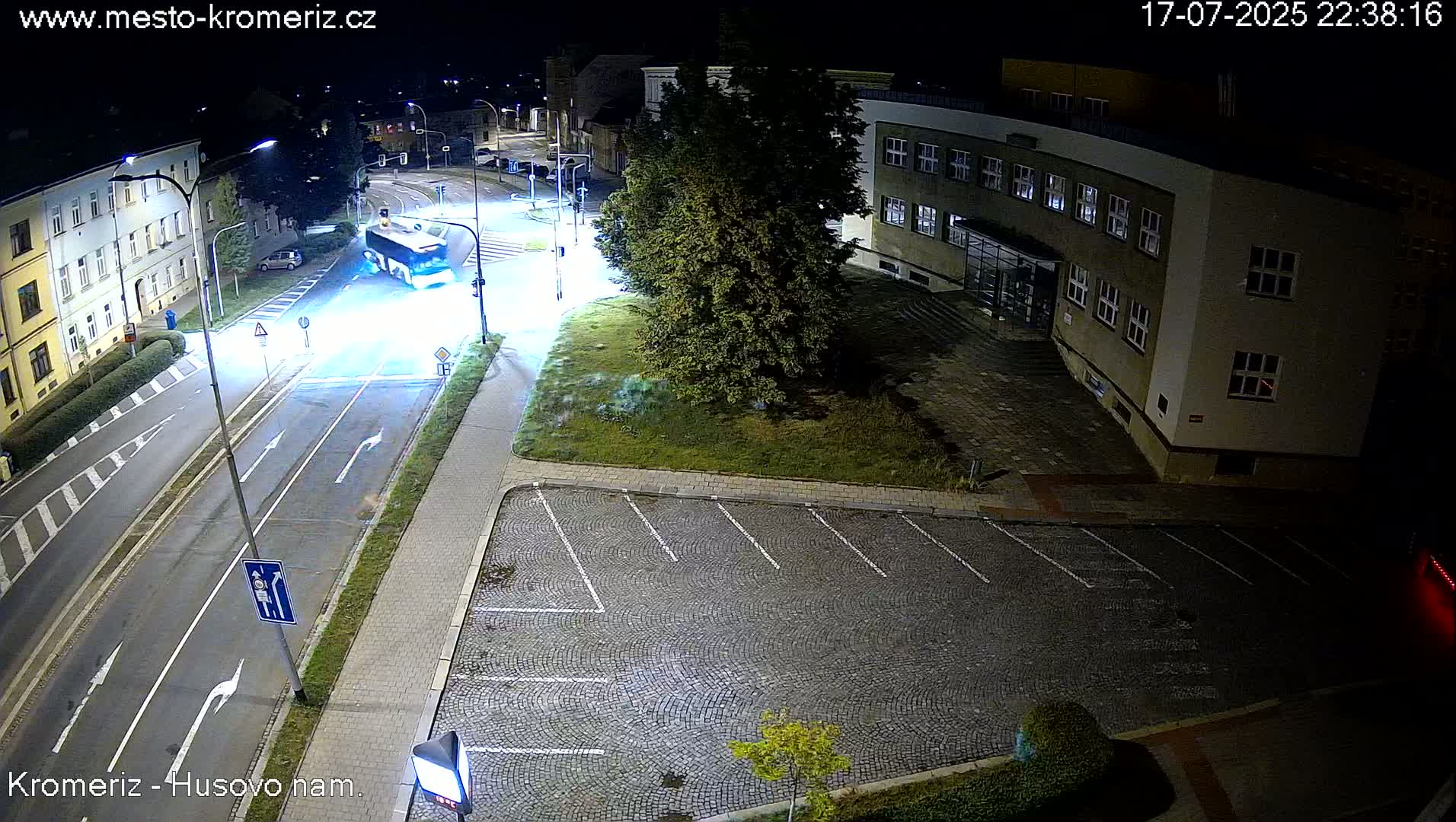 Kroměříž, Husovo & Kotojedska Náměstí  Square Intersection Live Cam - Kromeriz, Zlin, Czechia