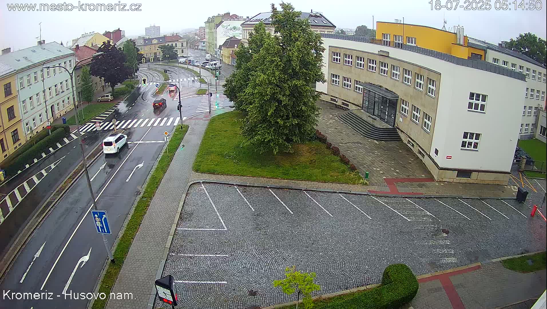 Kroměříž, Husovo & Kotojedska Náměstí  Square Intersection Live Cam - Kromeriz, Zlin, Czechia