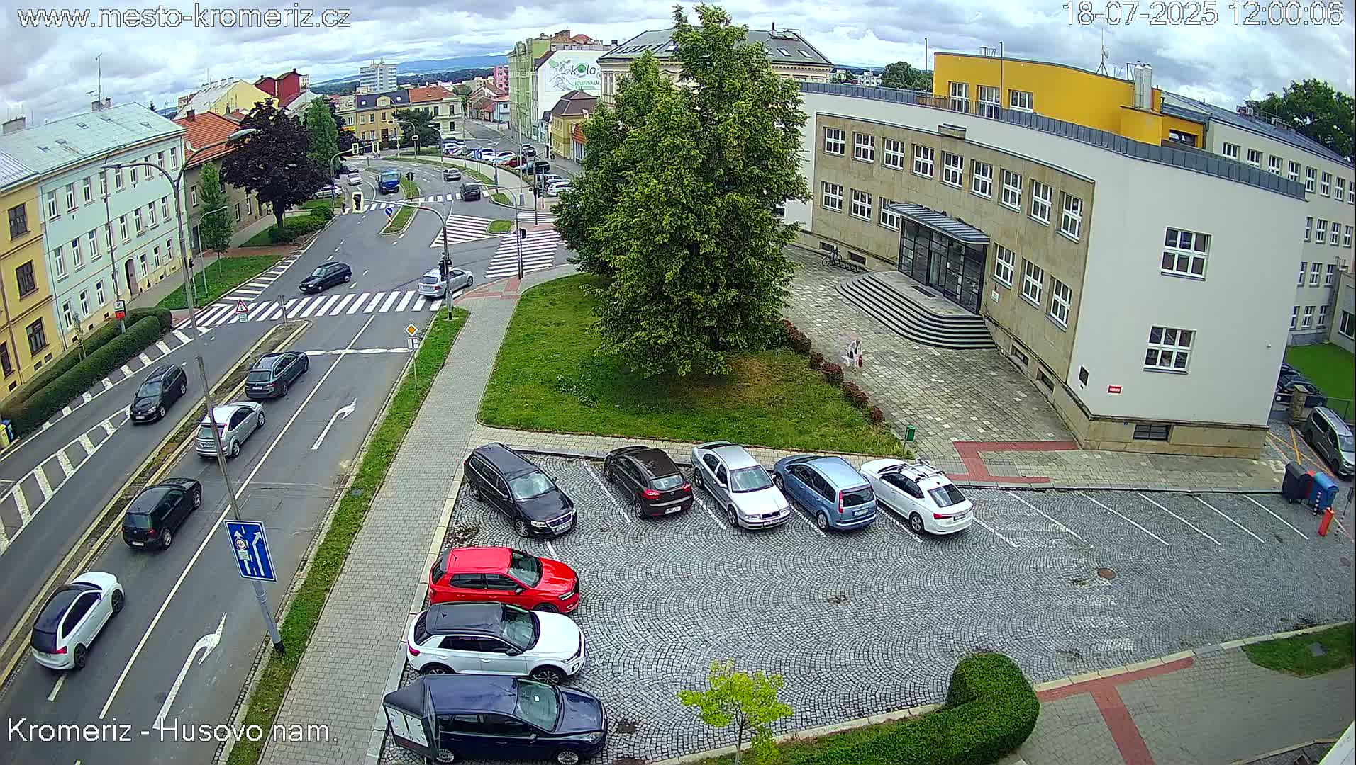 Kroměříž, Husovo & Kotojedska Náměstí  Square Intersection Live Cam - Kromeriz, Zlin, Czechia