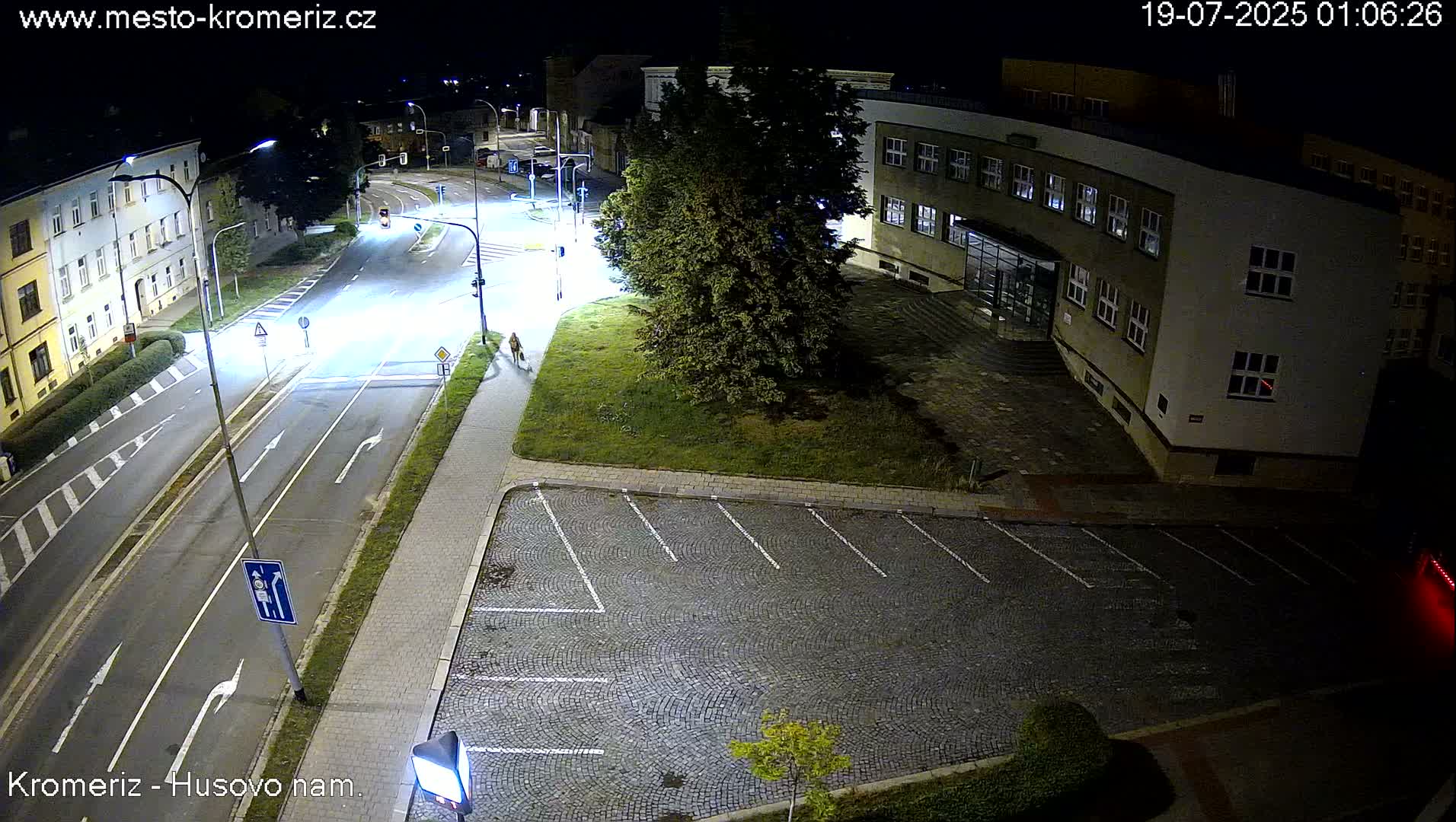Kroměříž, Husovo & Kotojedska Náměstí  Square Intersection Live Cam - Kromeriz, Zlin, Czechia