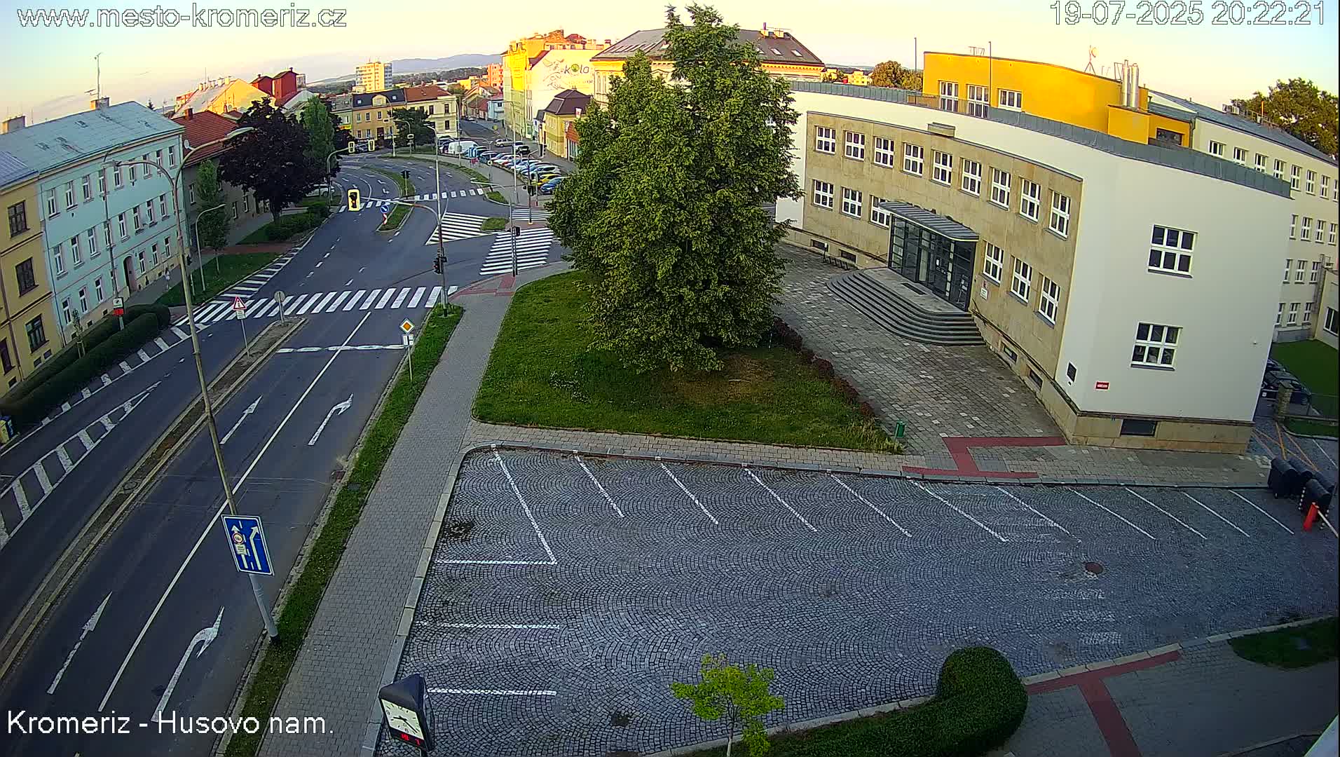 Kroměříž, Husovo & Kotojedska Náměstí  Square Intersection Live Cam - Kromeriz, Zlin, Czechia