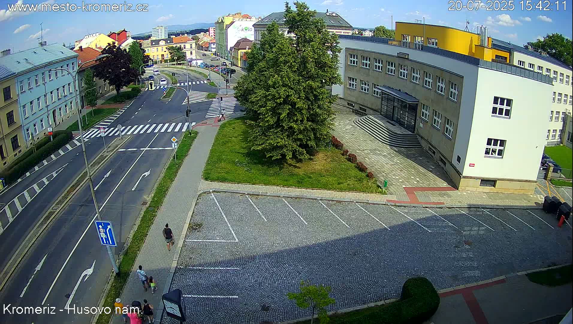 Kroměříž, Husovo & Kotojedska Náměstí  Square Intersection Live Cam - Kromeriz, Zlin, Czechia