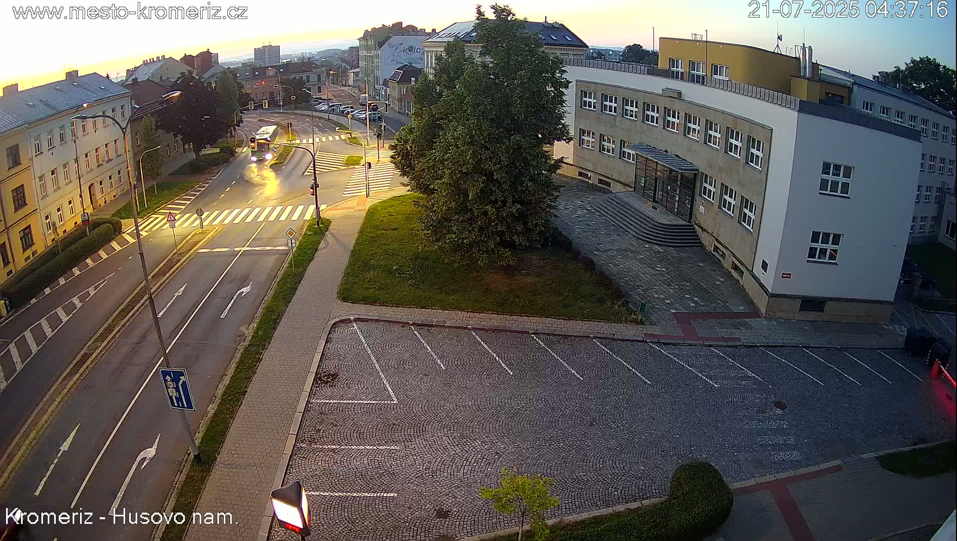 Kroměříž, Husovo & Kotojedska Náměstí  Square Intersection Live Cam - Kromeriz, Zlin, Czechia