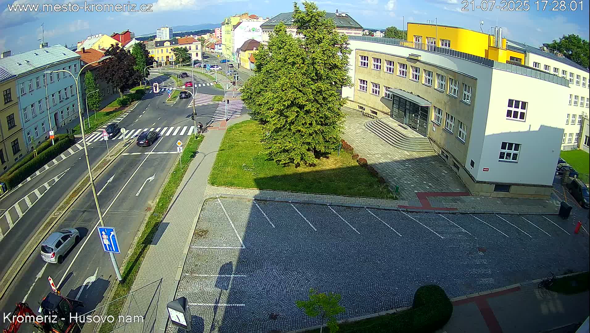 Kroměříž, Husovo & Kotojedska Náměstí  Square Intersection Live Cam - Kromeriz, Zlin, Czechia