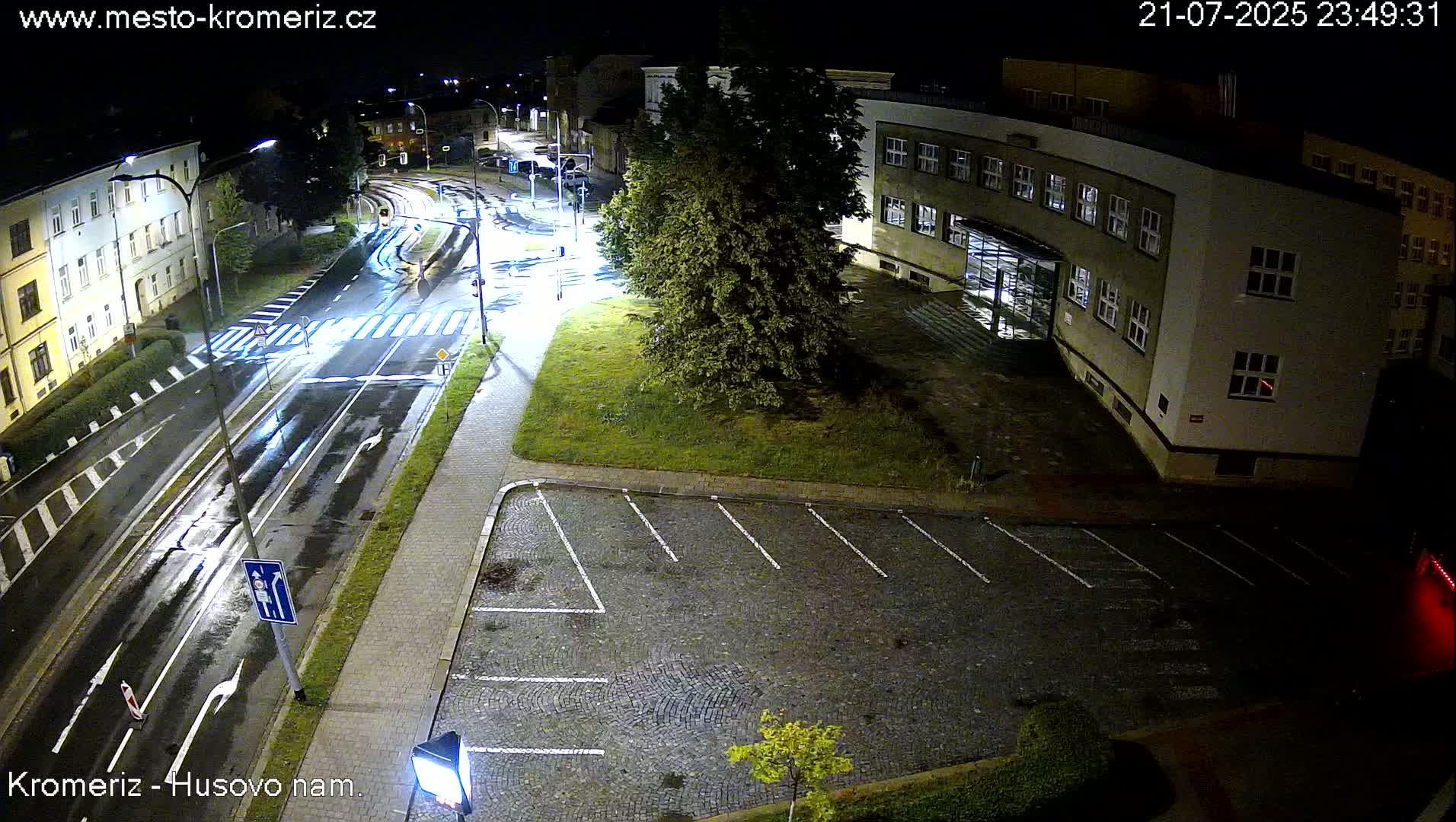Kroměříž, Husovo & Kotojedska Náměstí  Square Intersection Live Cam - Kromeriz, Zlin, Czechia
