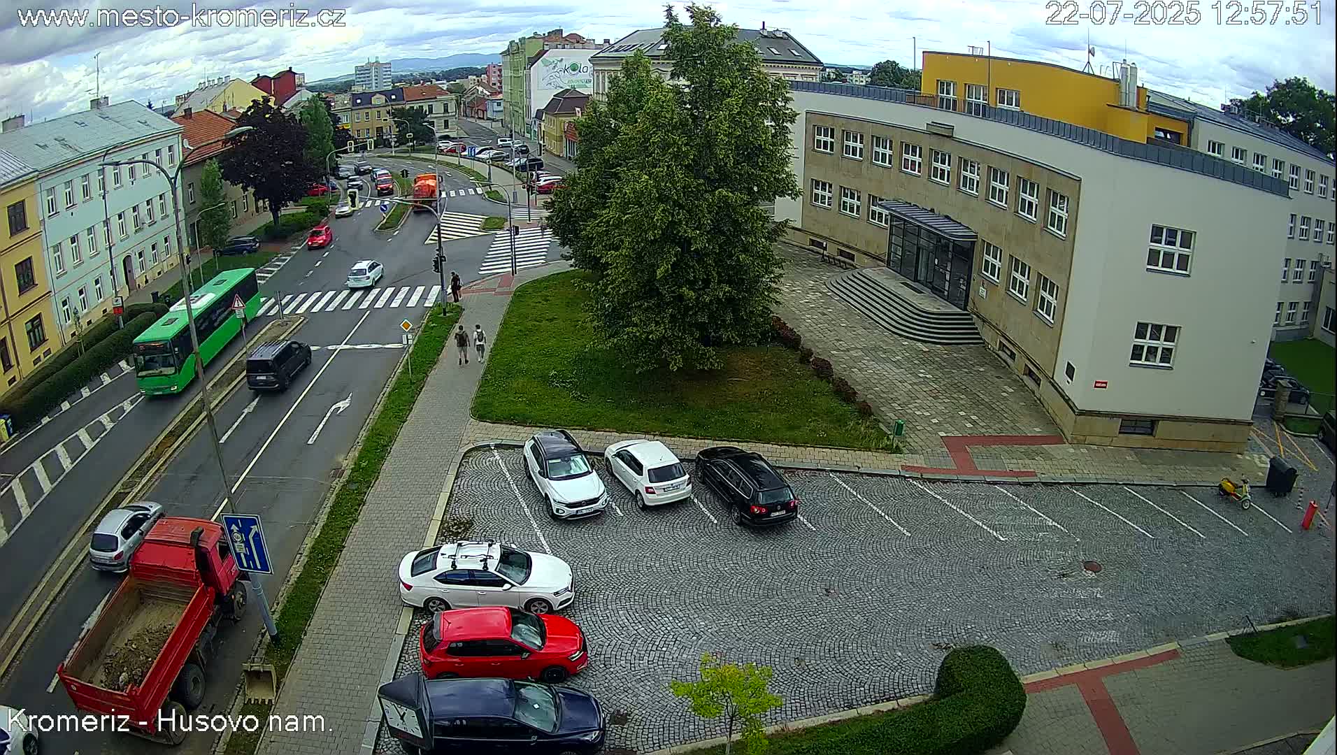 Kroměříž, Husovo & Kotojedska Náměstí  Square Intersection Live Cam - Kromeriz, Zlin, Czechia